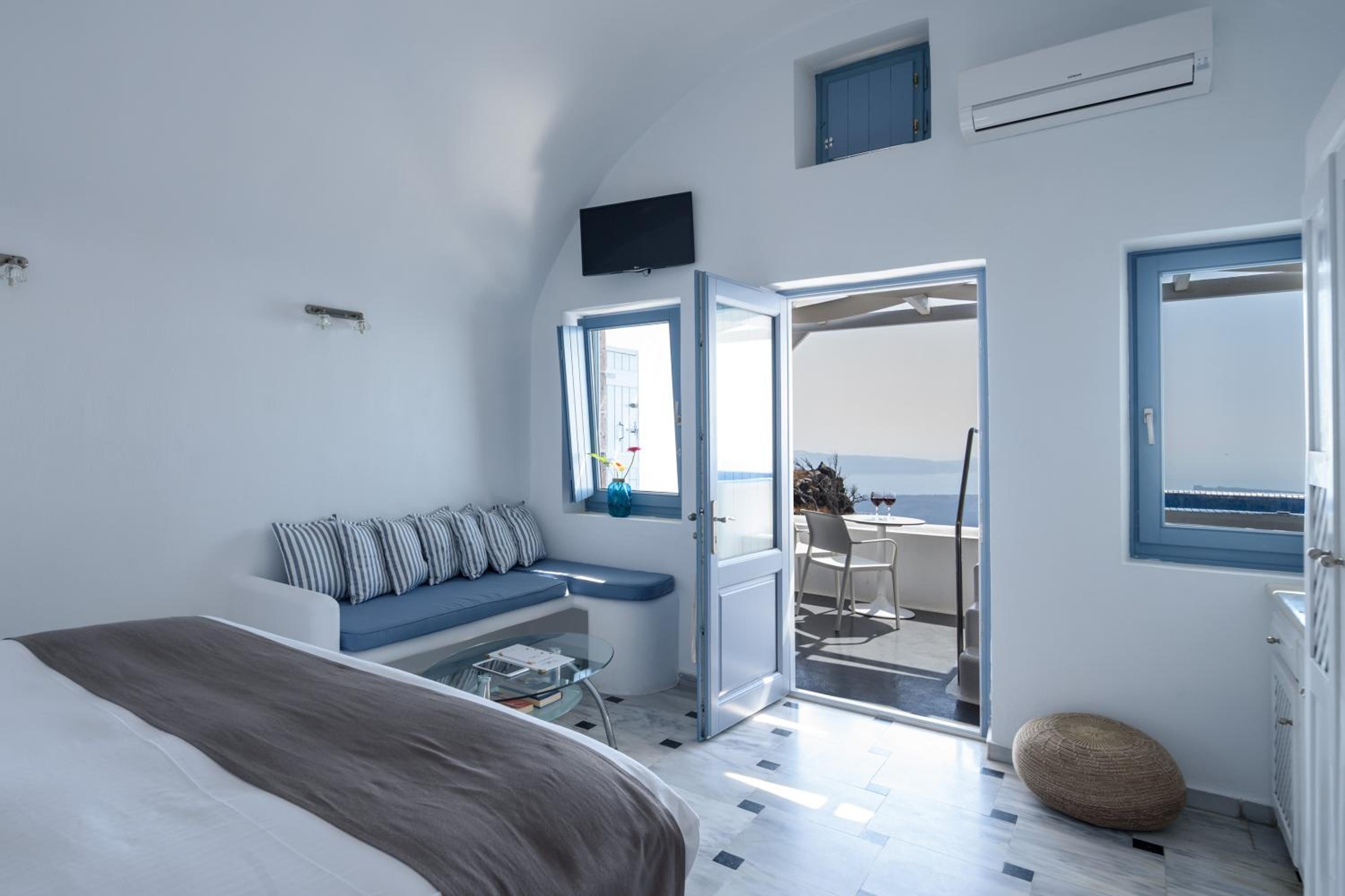 Junior Suite with Hot Tub - Photo 5