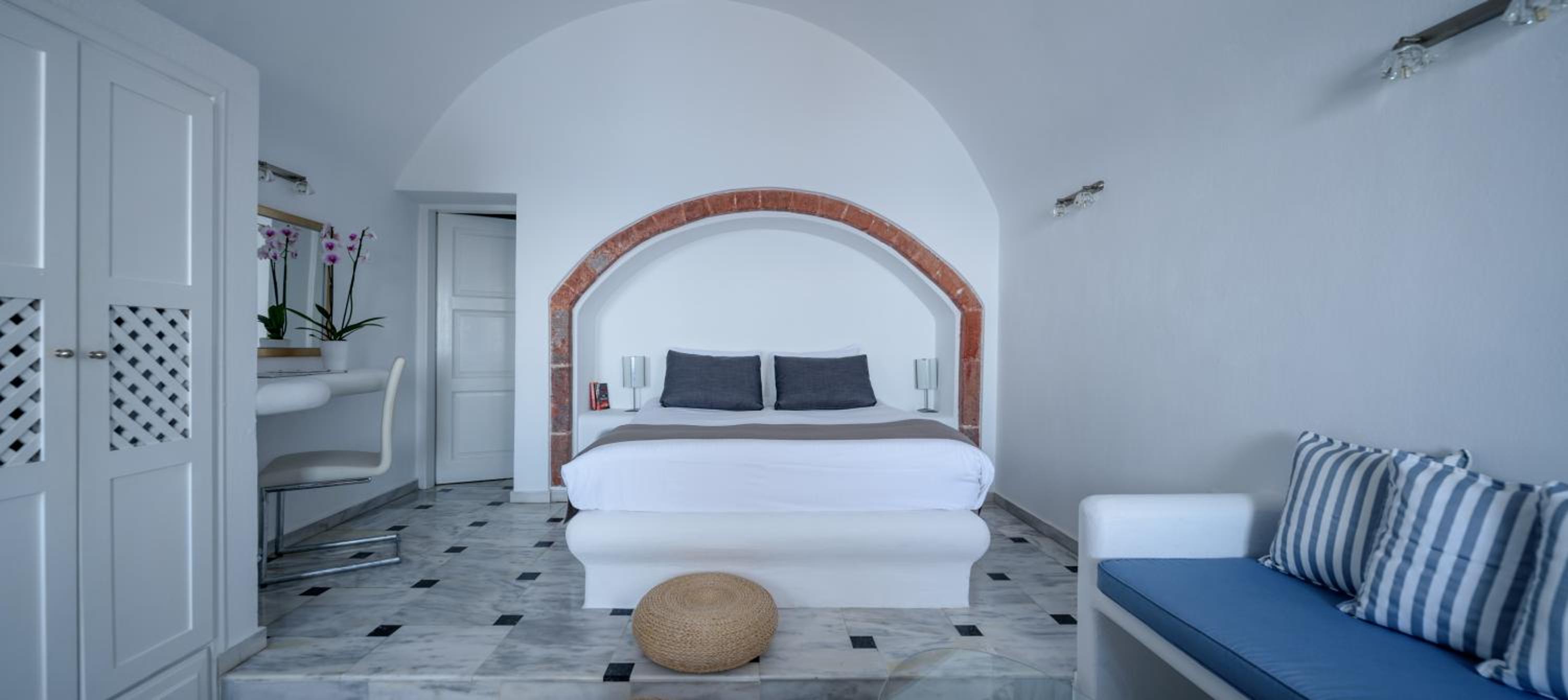 Junior Suite with Hot Tub - Photo 7