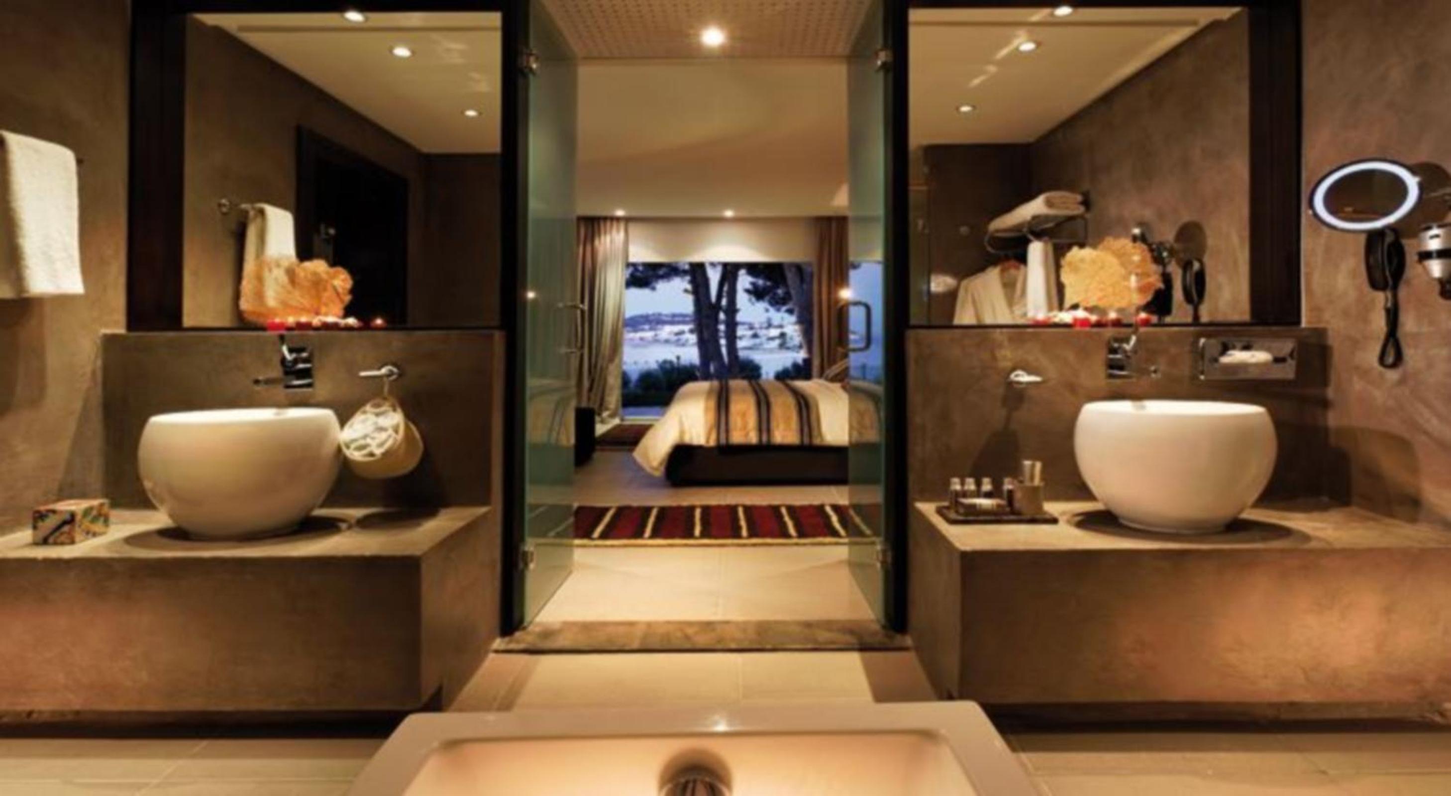 Ambassador Suite - Photo 4
