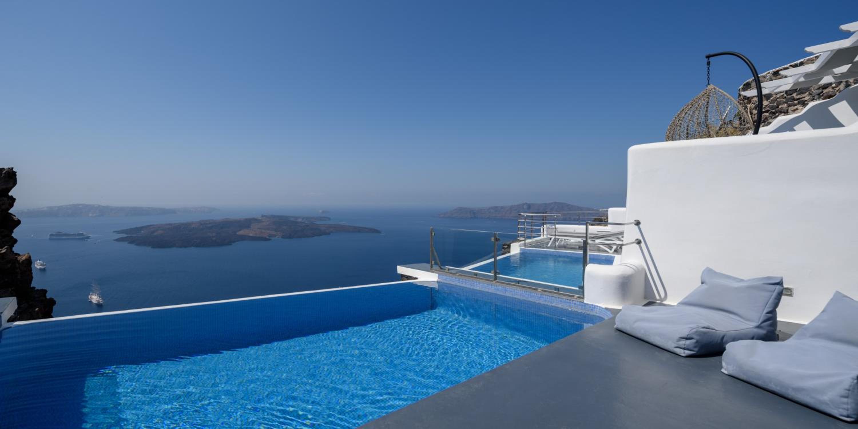 Angels infinity pool suite photo 2