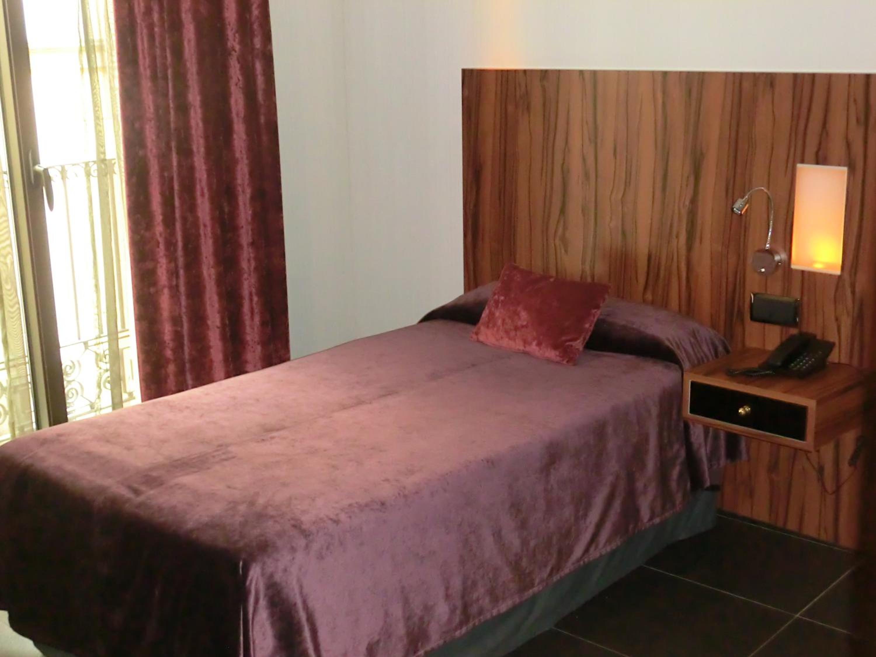 Single Room photo 2