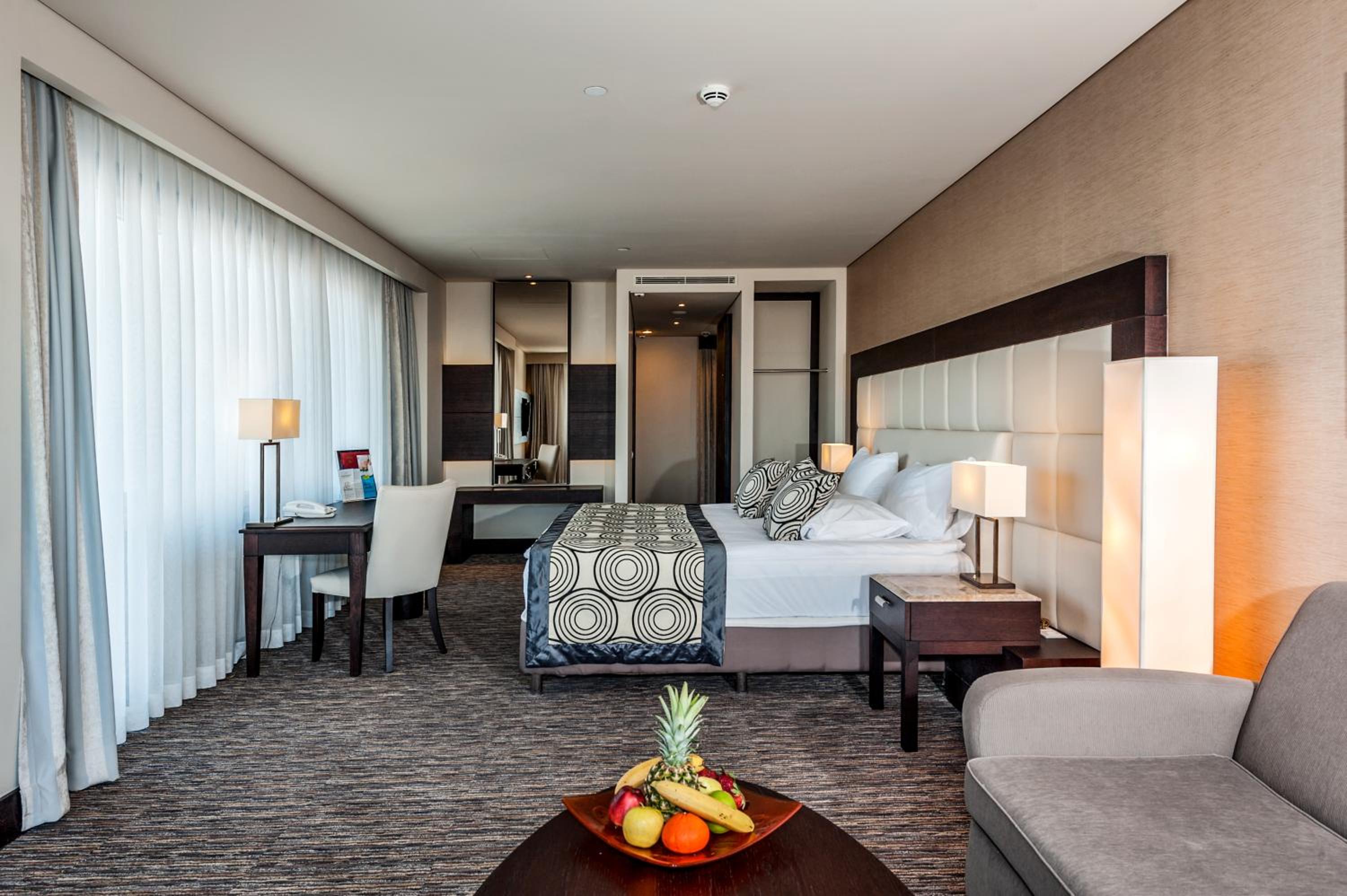 Deluxe Room (2 Adults + 1 Child) photo 3