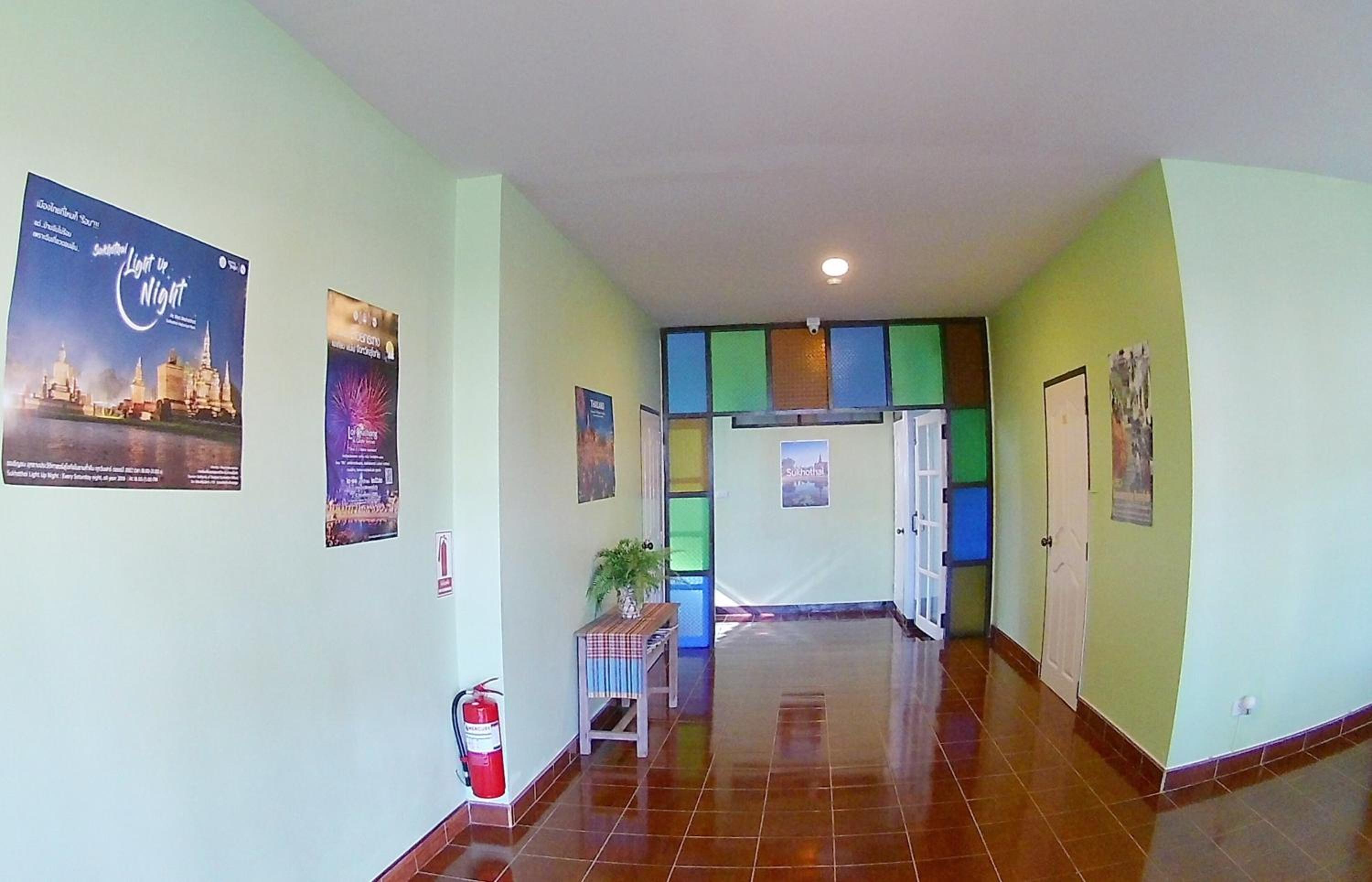 Standard Queen Room - Photo 7