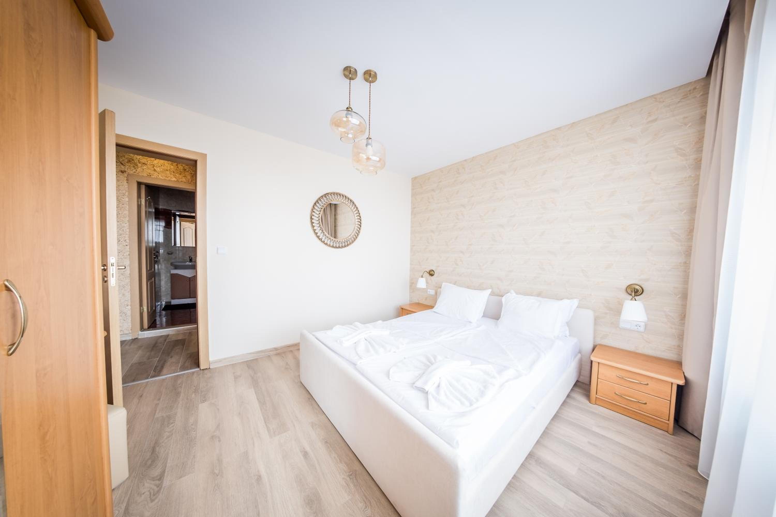 One-Bedroom Apartment with Balcony (4 Adults) photo 3