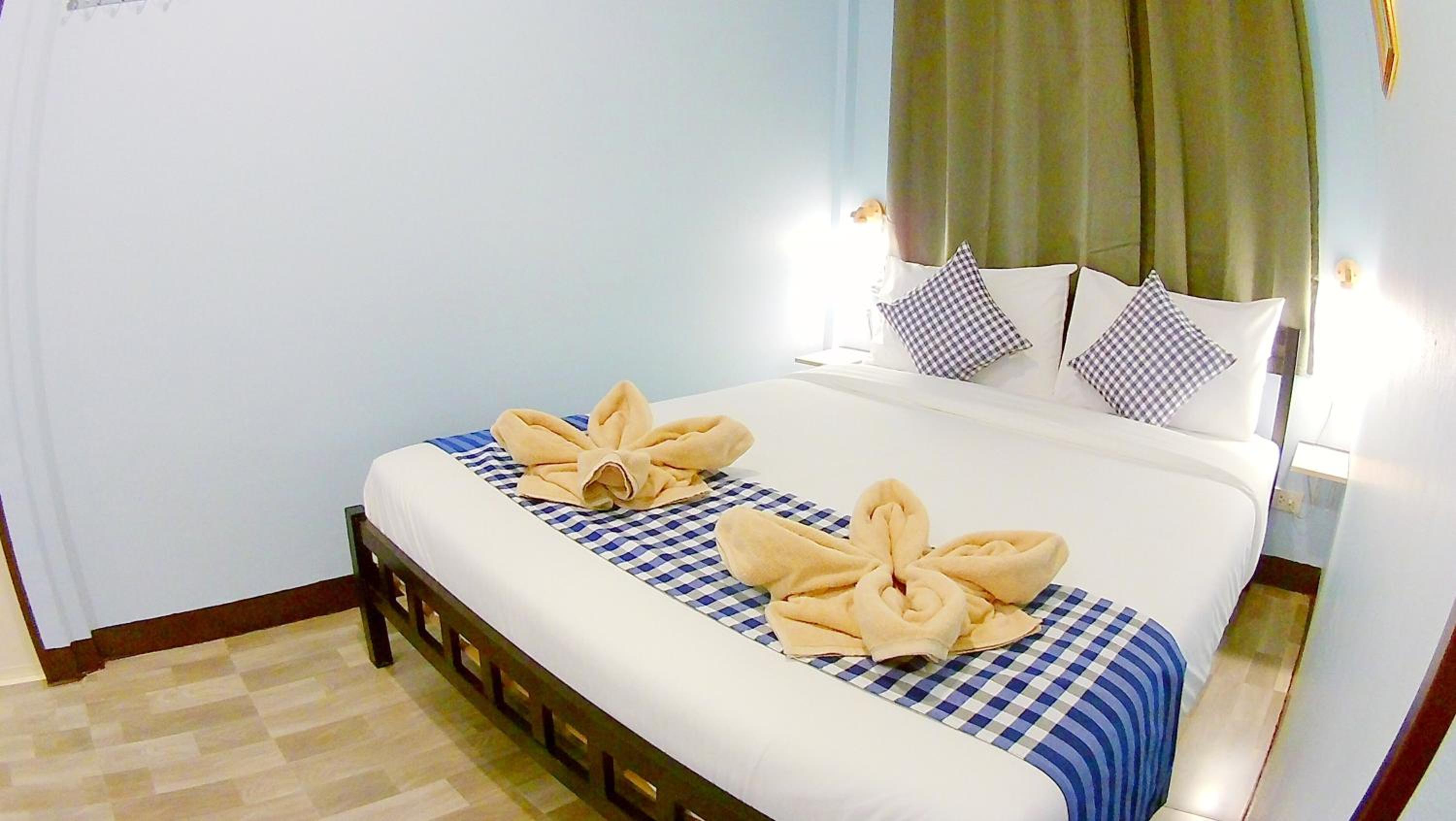 Standard Twin Room - Photo 8