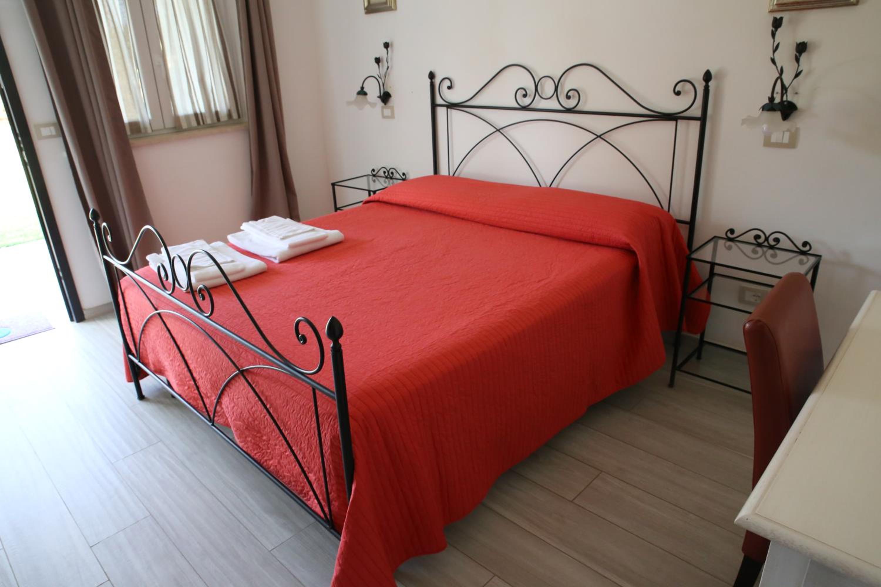Deluxe Double or Twin Room with Garden View photo 1