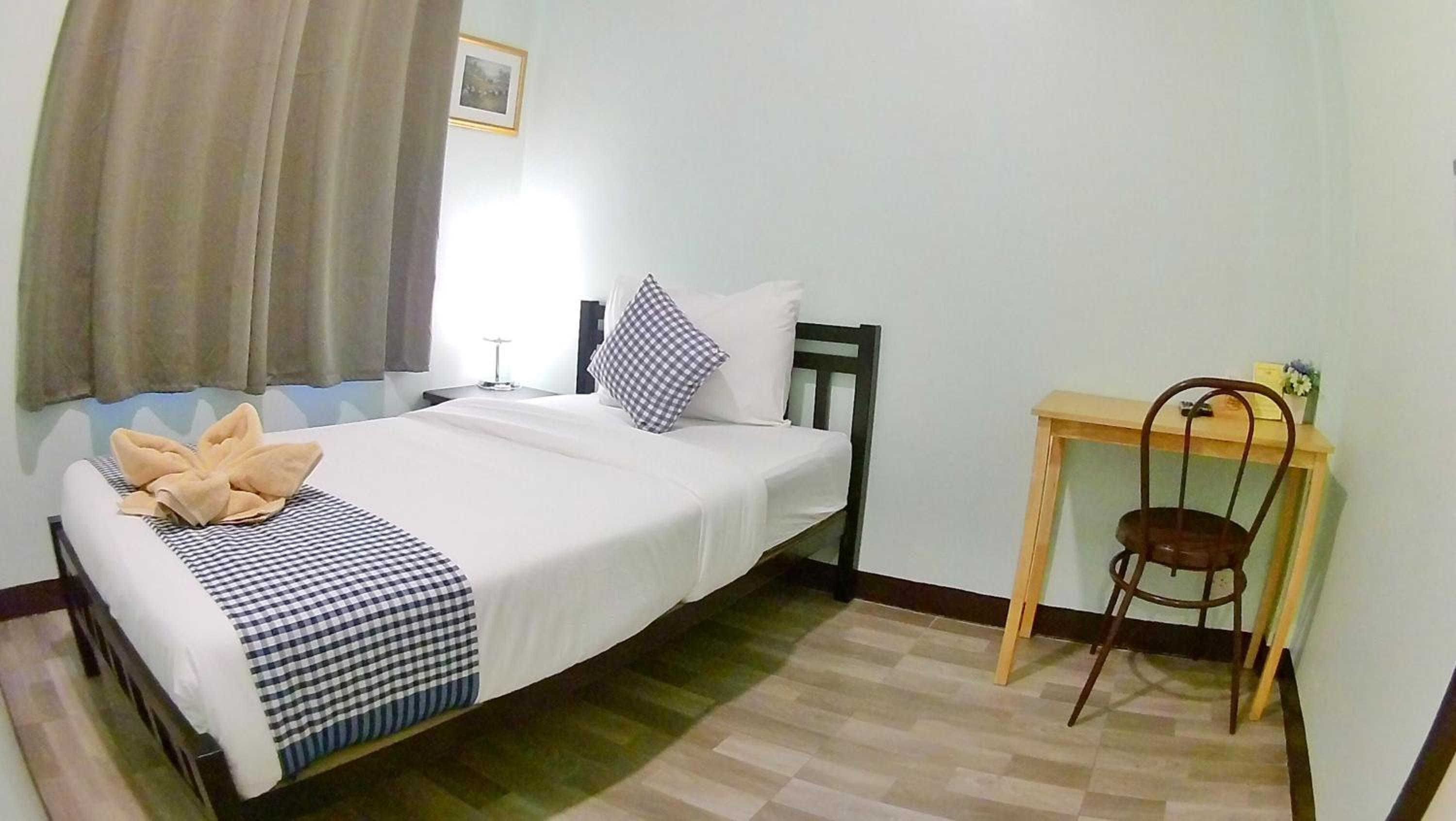 Single Room with Private Bathroom photo 1