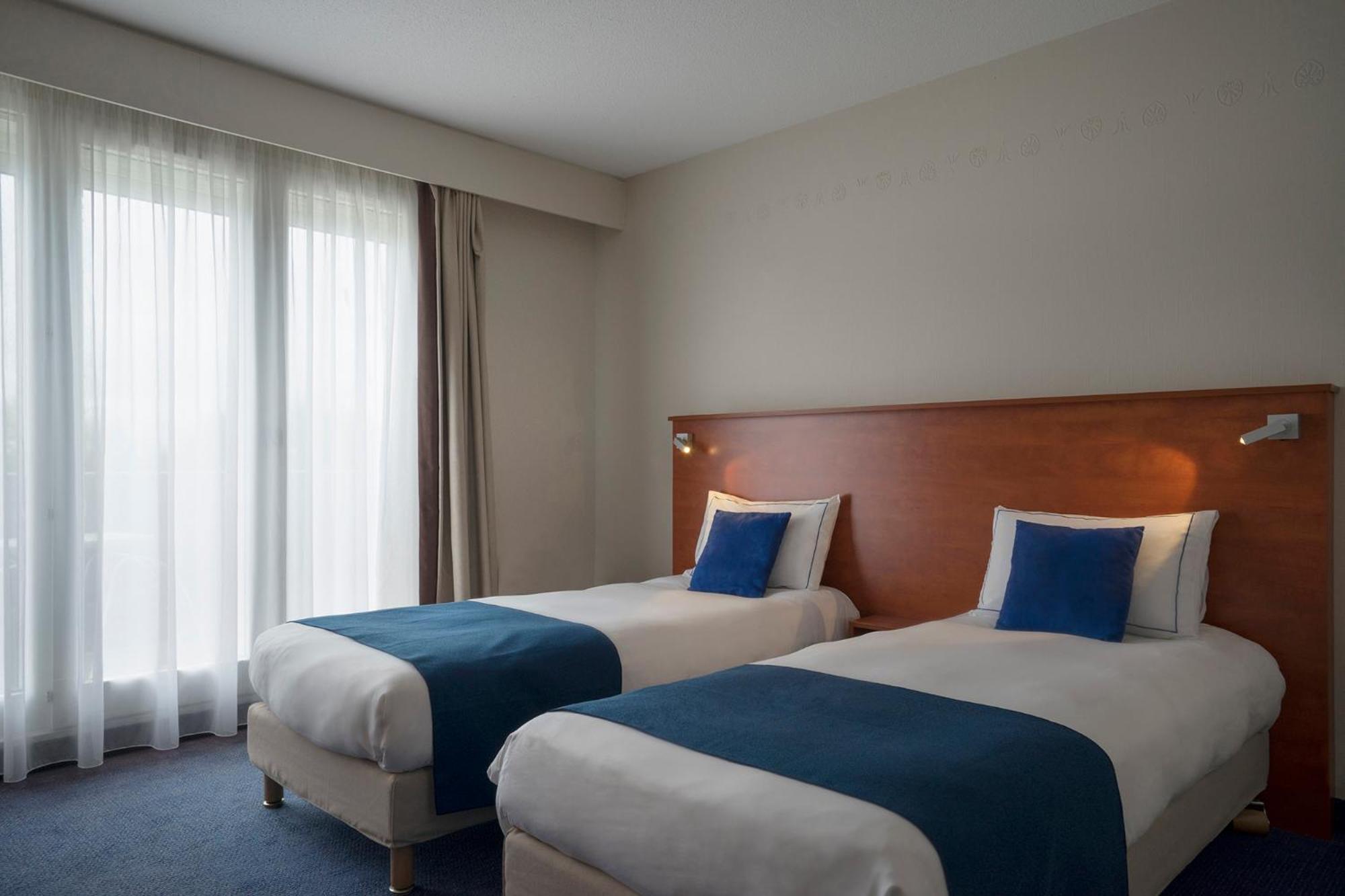 Double Room with City View - Photo 1