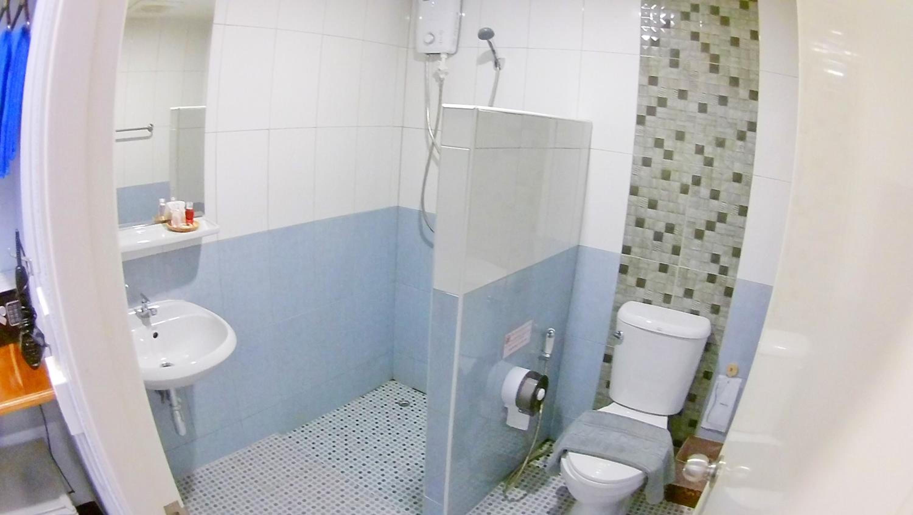 Standard Queen Room - Photo 3