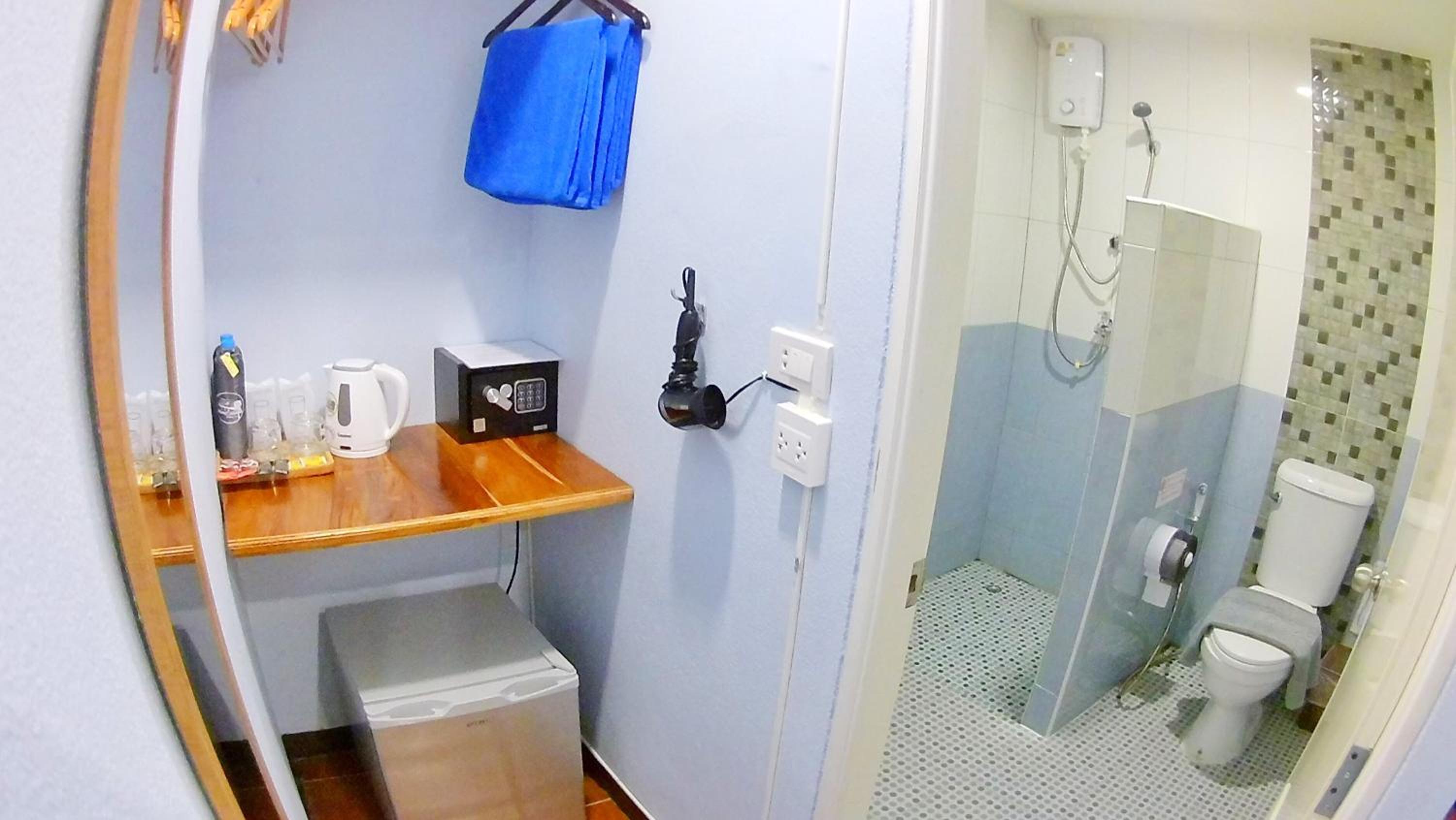 Standard Queen Room - Photo 4