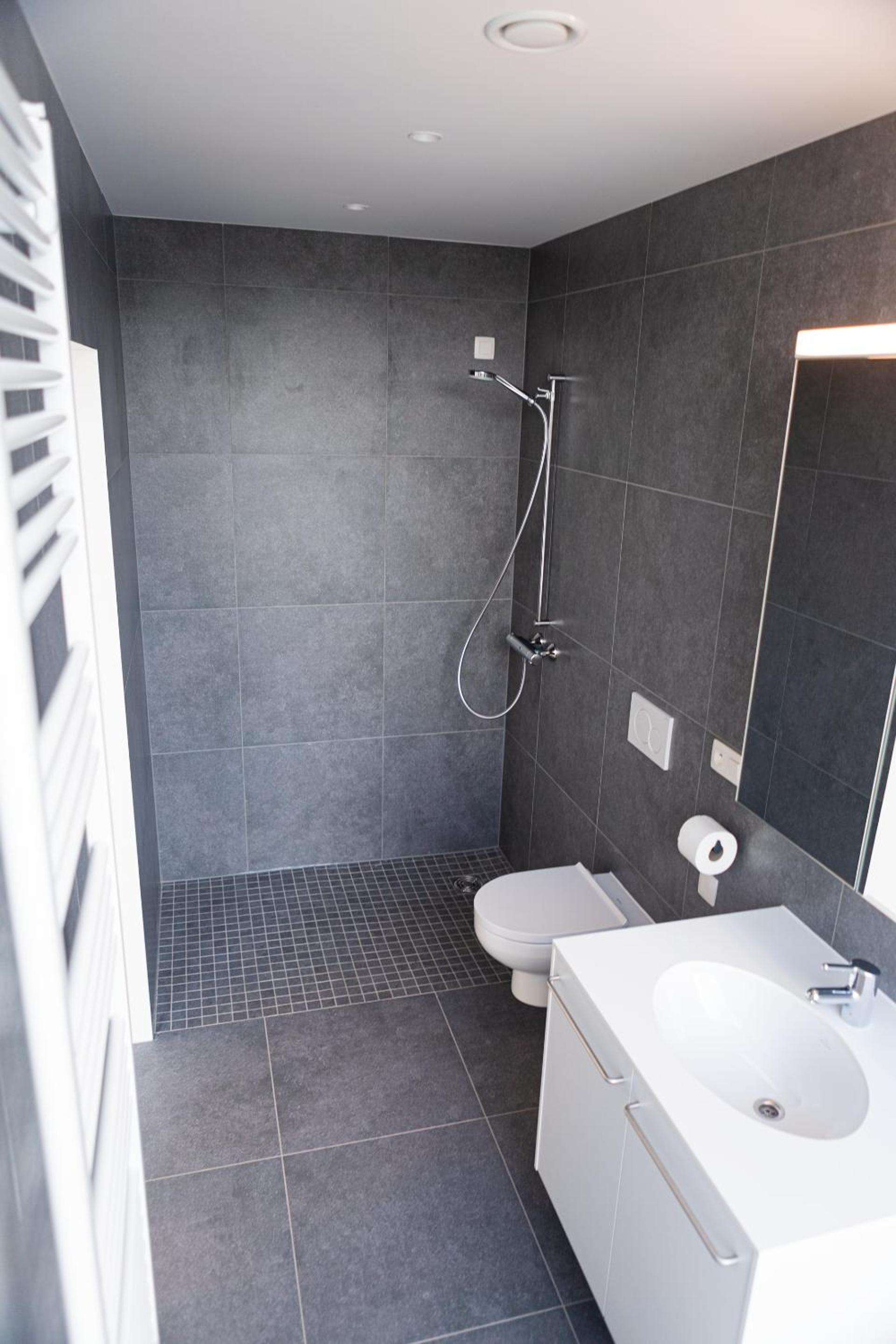 Deluxe Double Room with Shower - Photo 3