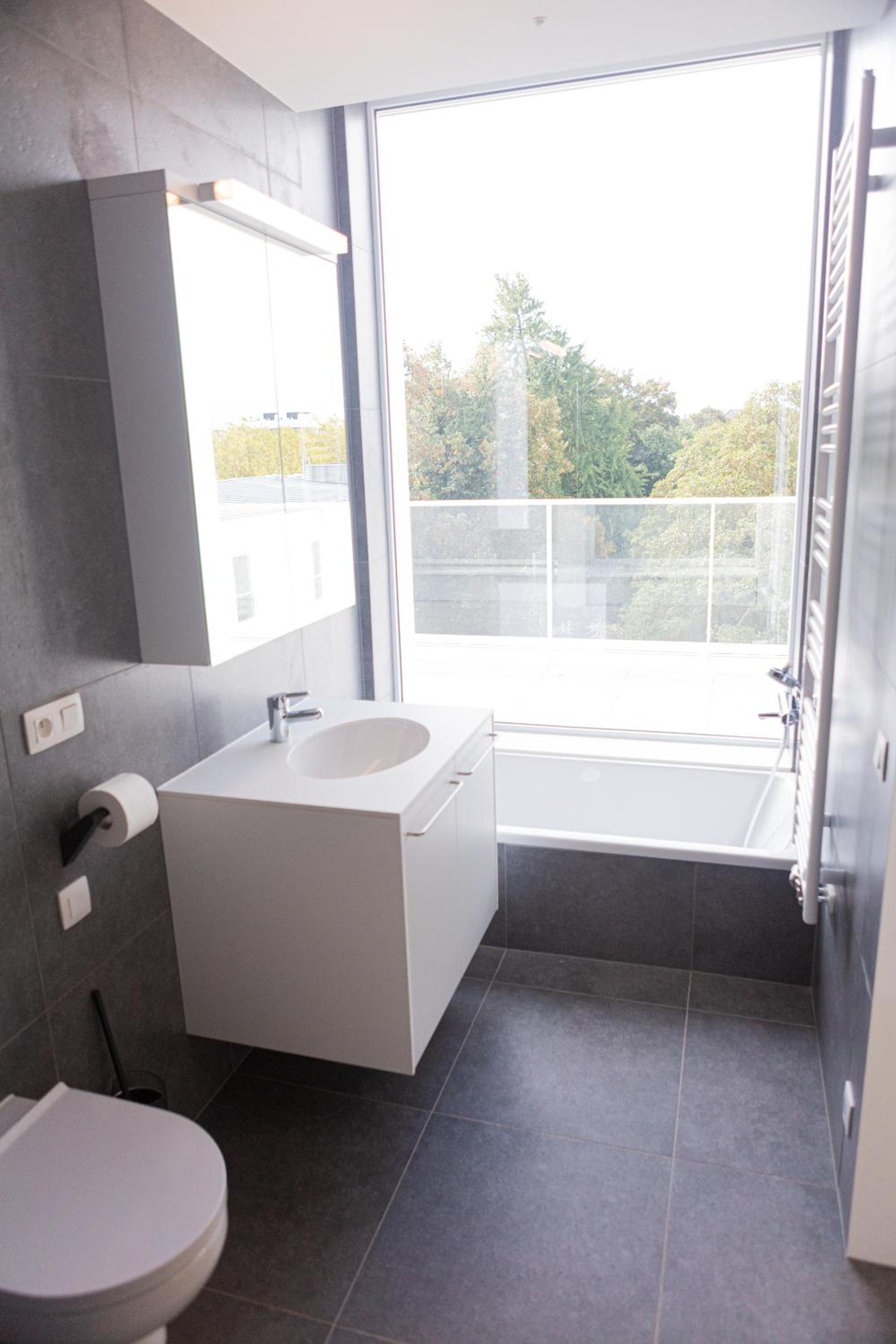 Deluxe Double Room with Bath - Photo 2