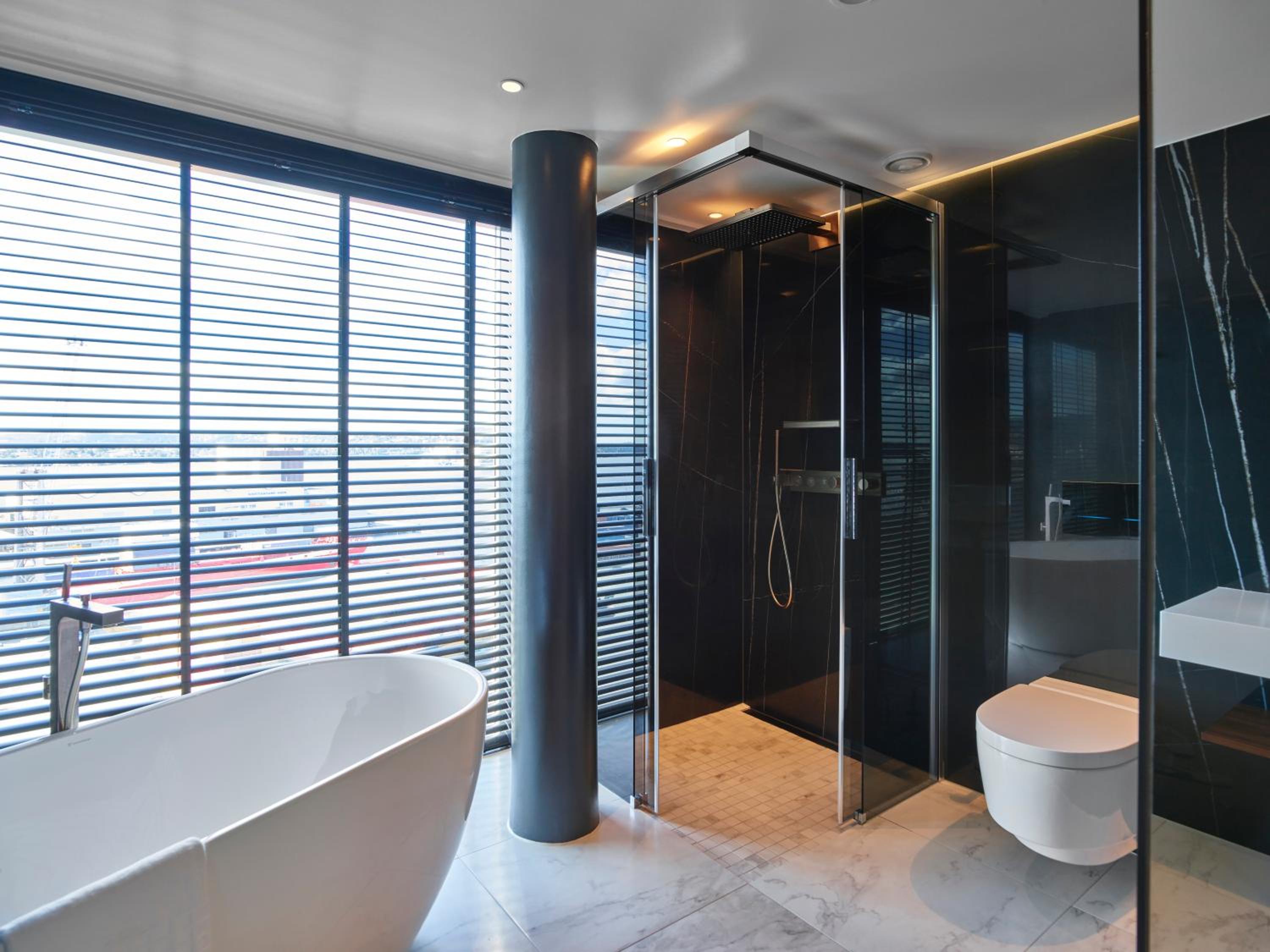 One-Bedroom Suite with Ocean View - Photo 12