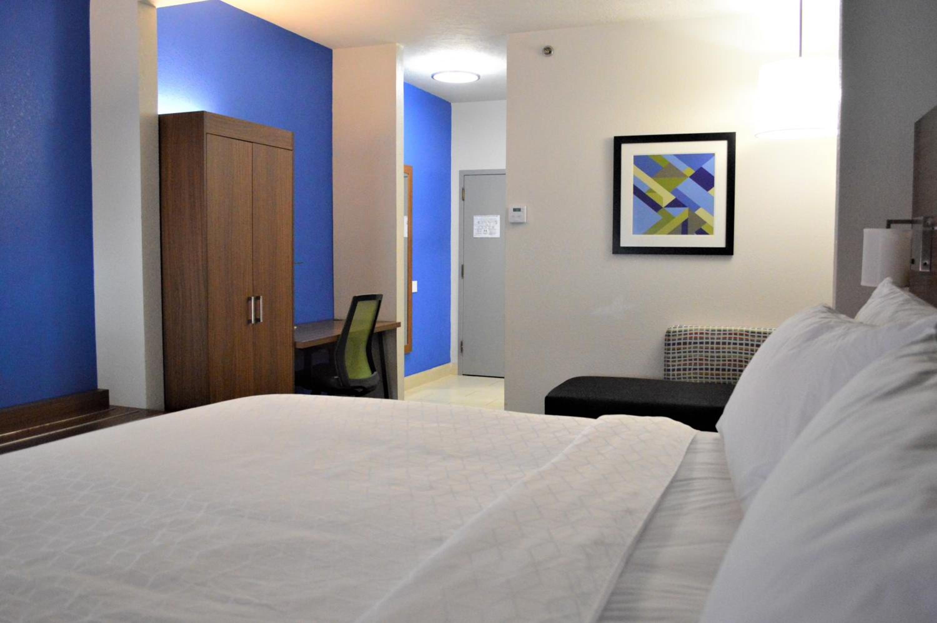 Standard King Room - Photo 1