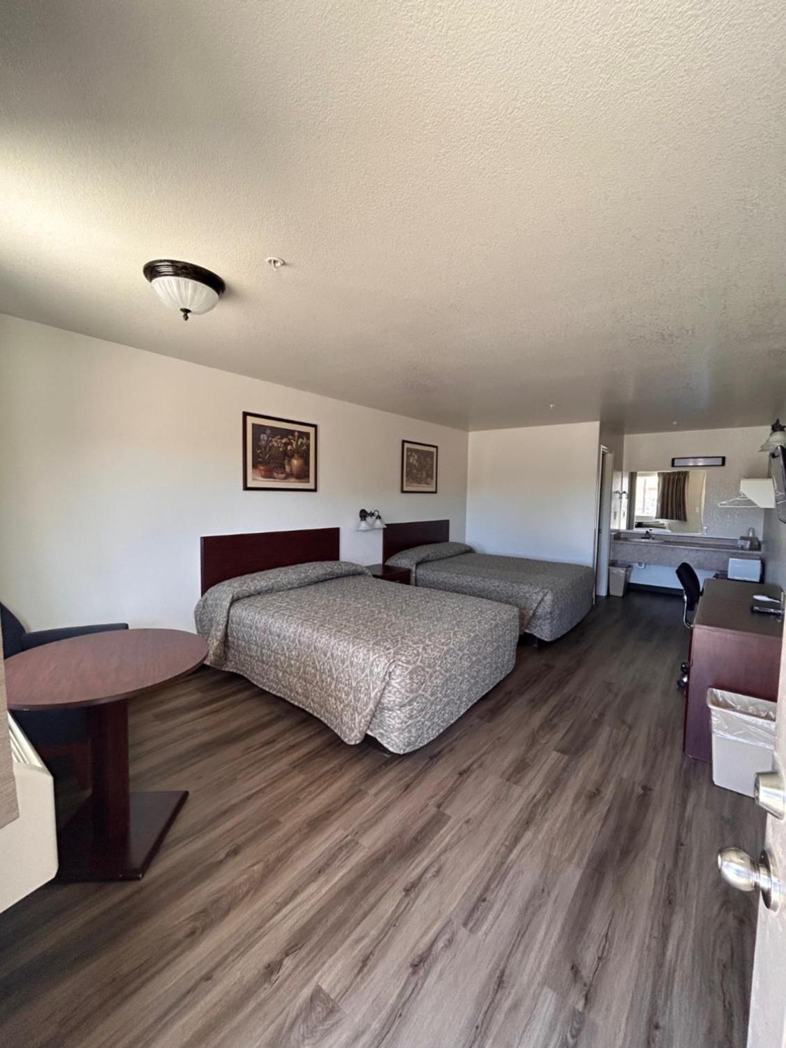 Shady Motel
