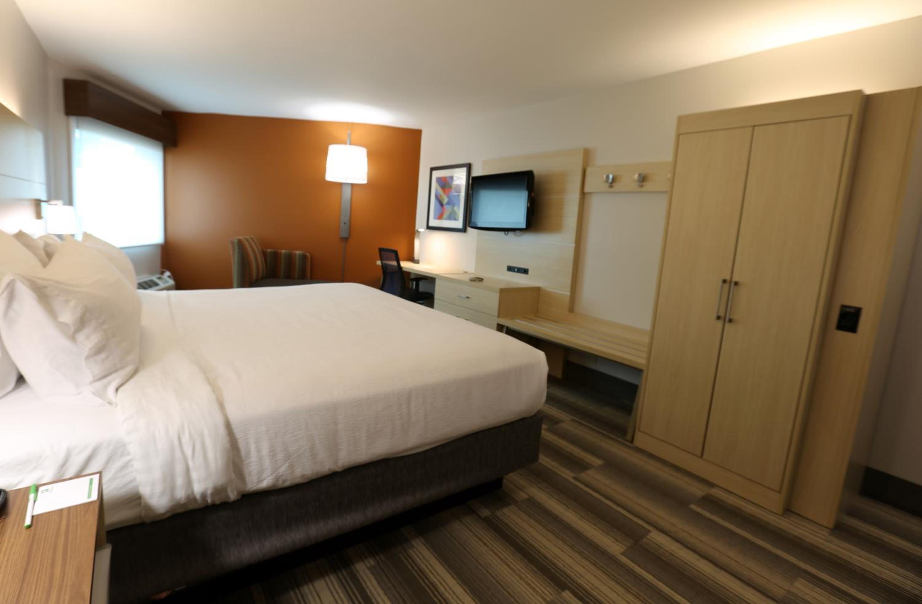 Standard King Room - Photo 1