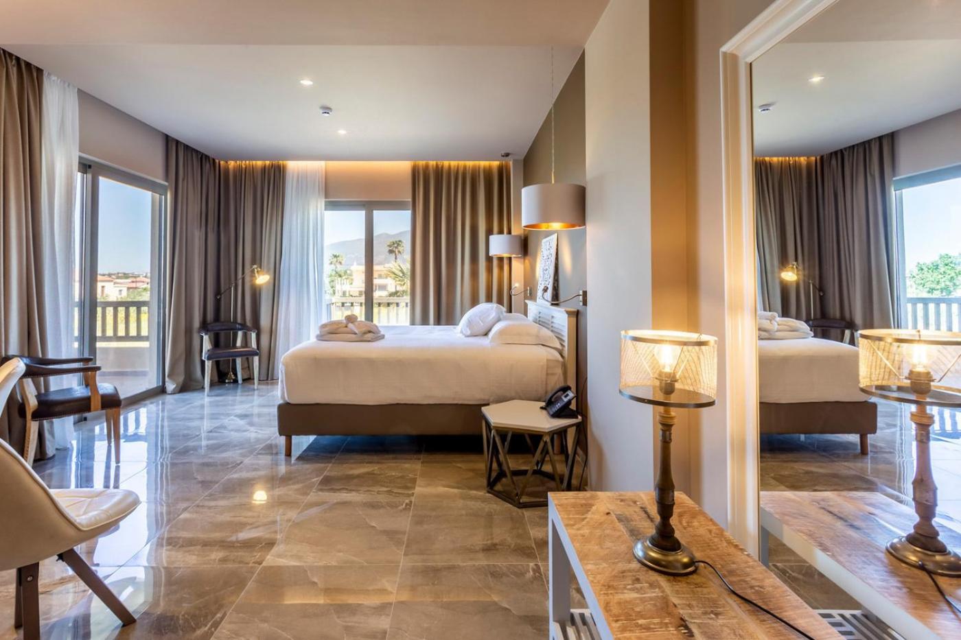 Deluxe Double or Twin Room with Garden View photo 2