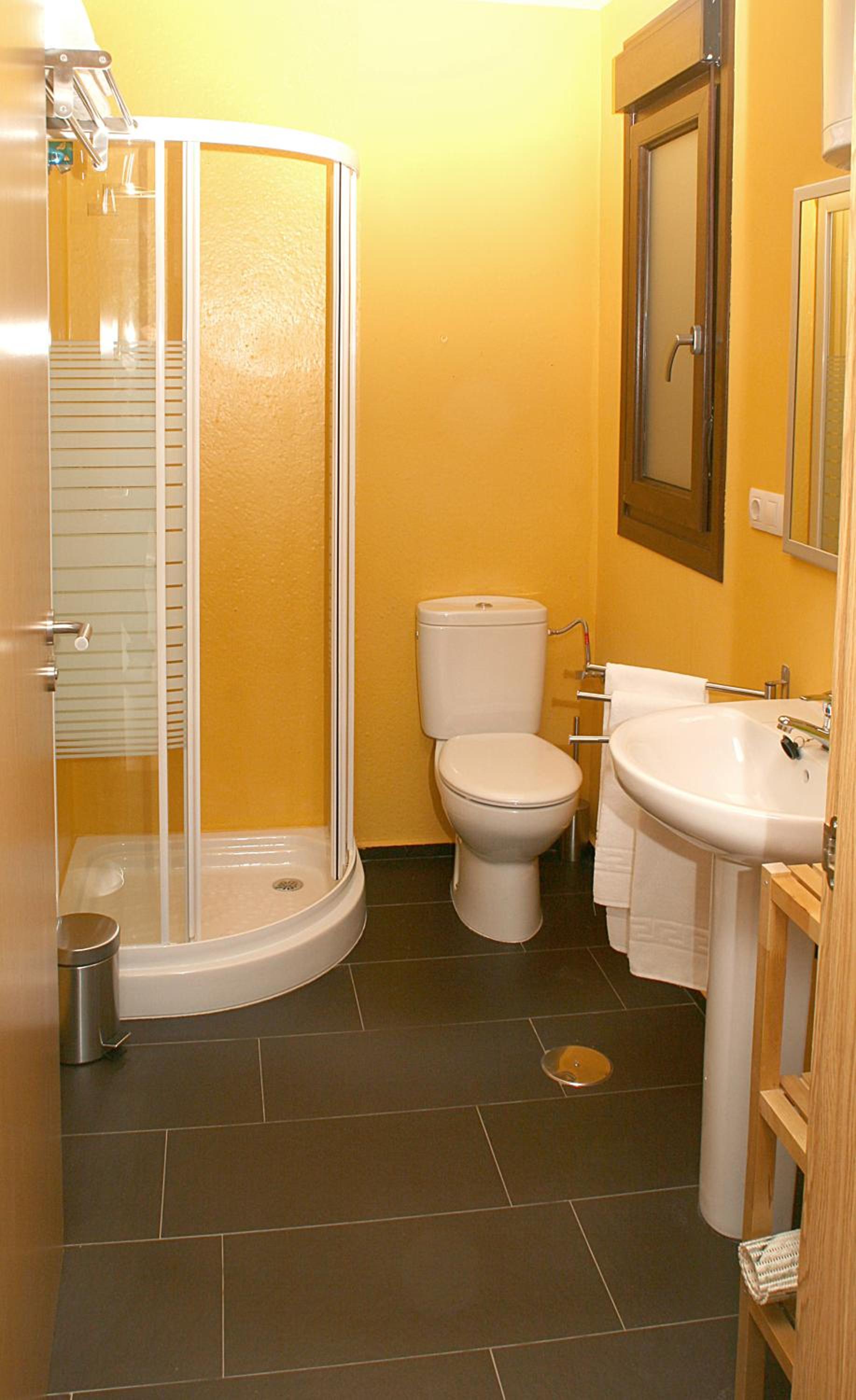 One-Bedroom Apartment (4 Adults) photo 3