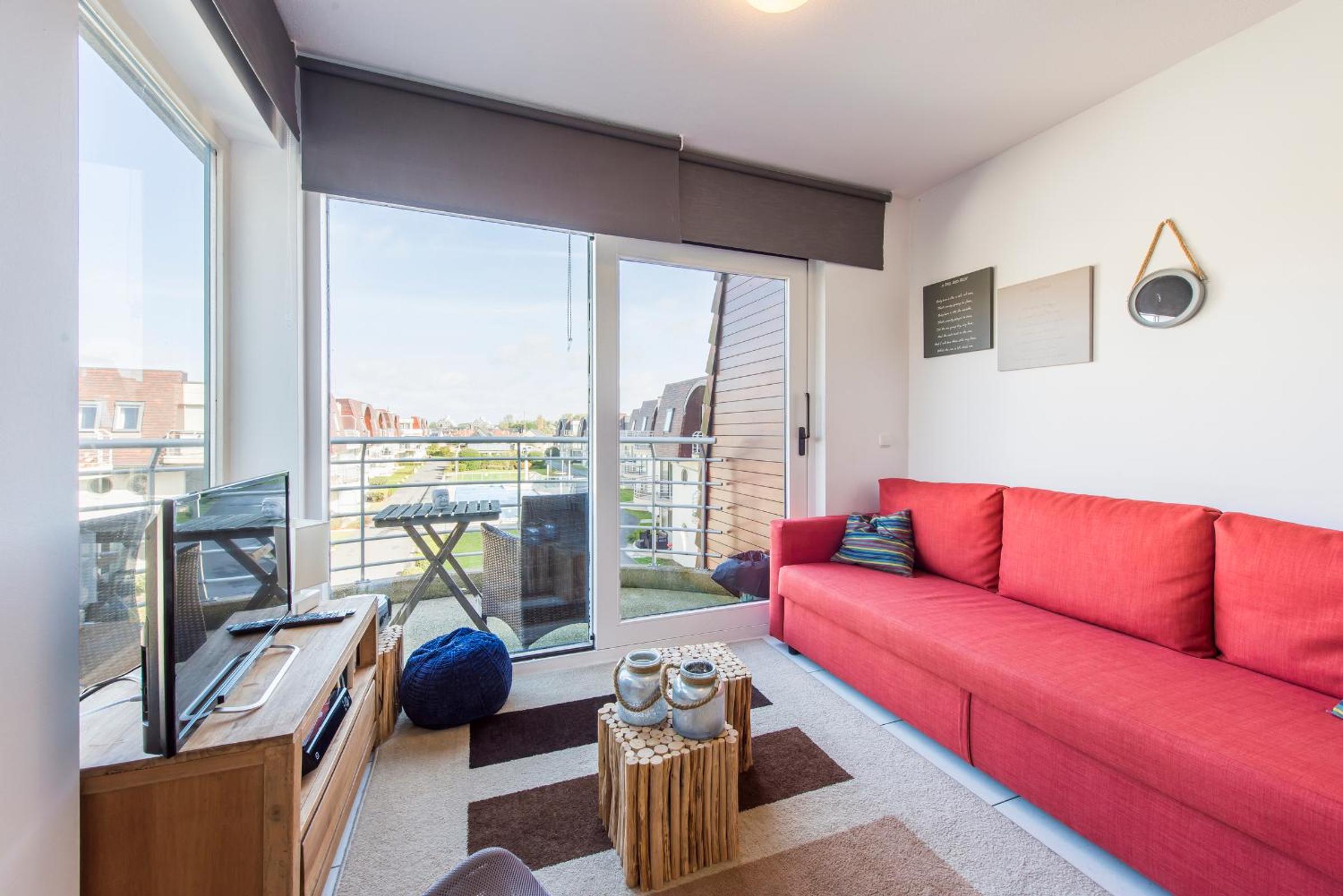 One-Bedroom Apartment - Photo 4