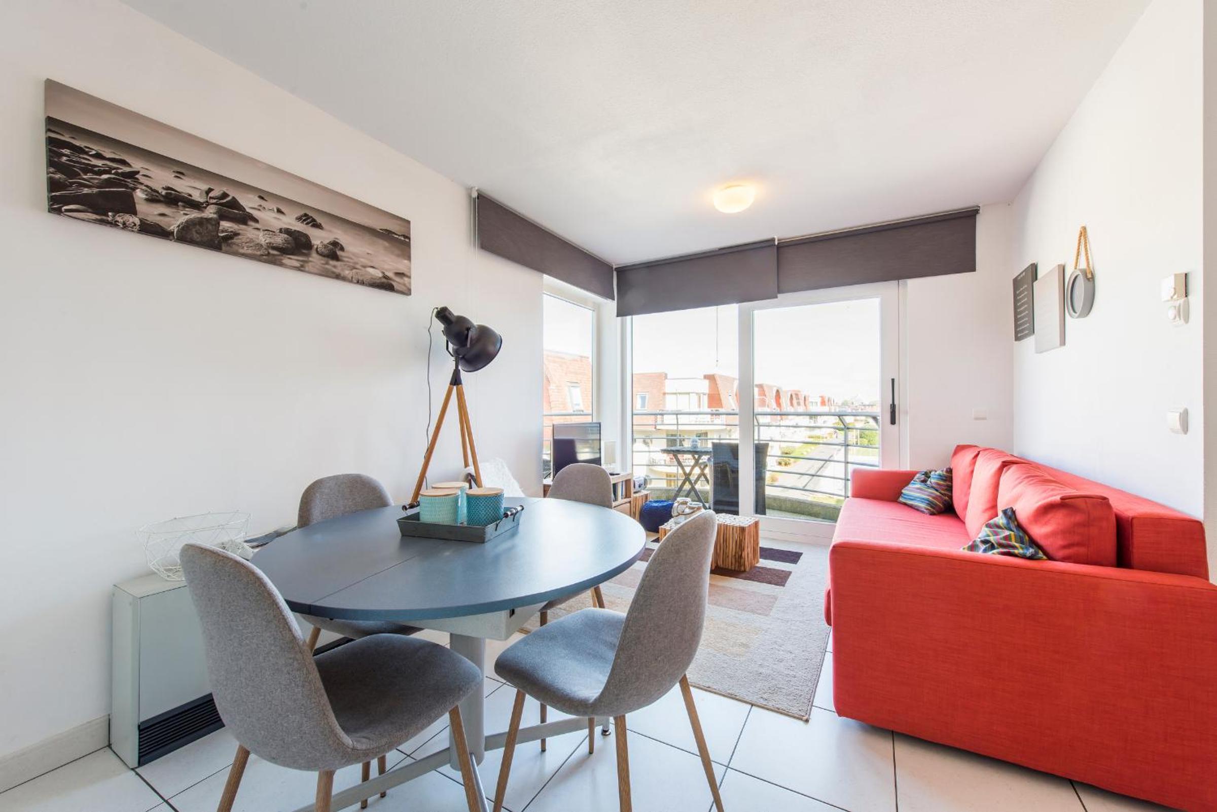 One-Bedroom Apartment - Photo 6