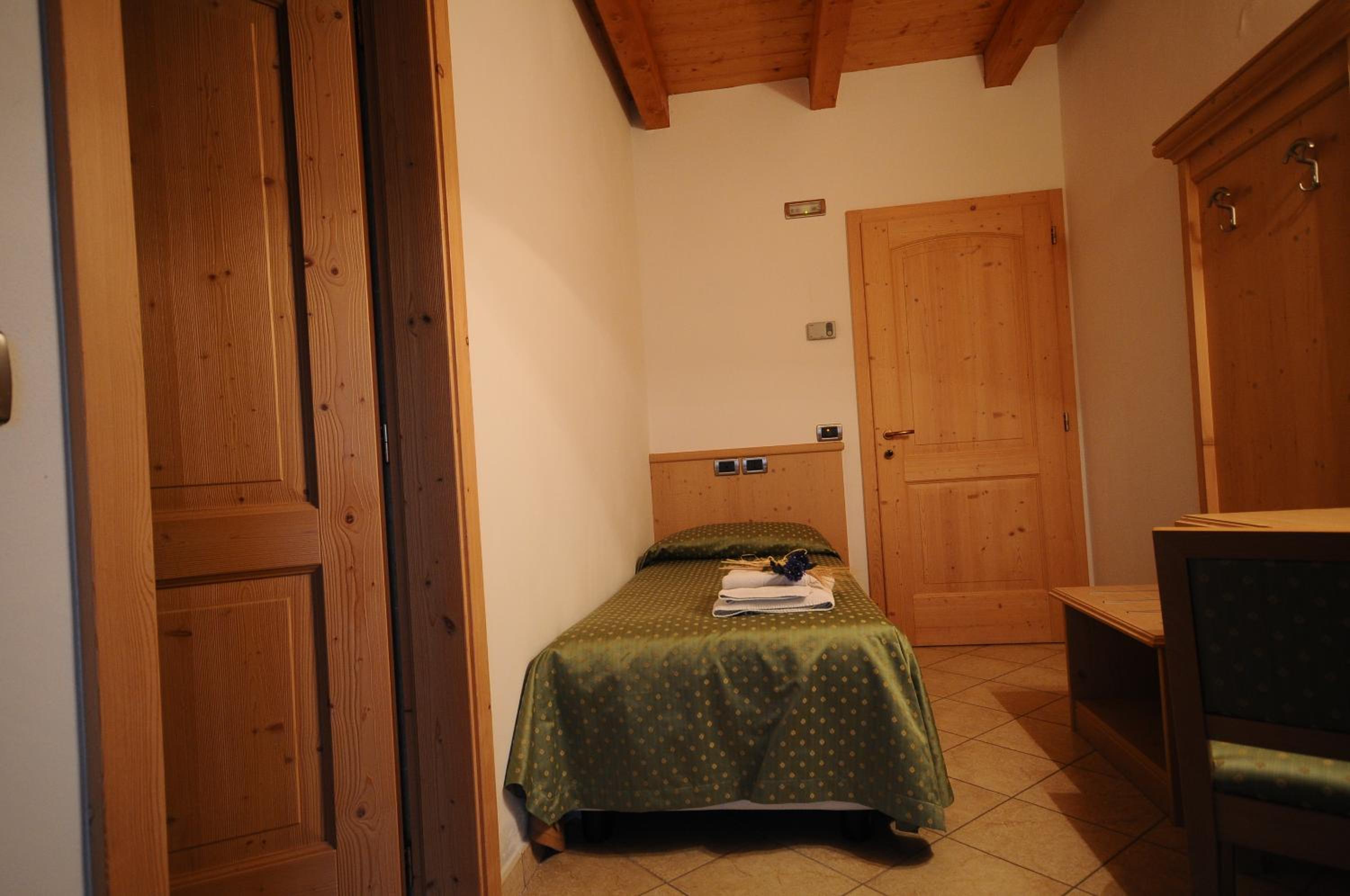 Single Room with Balcony photo 1