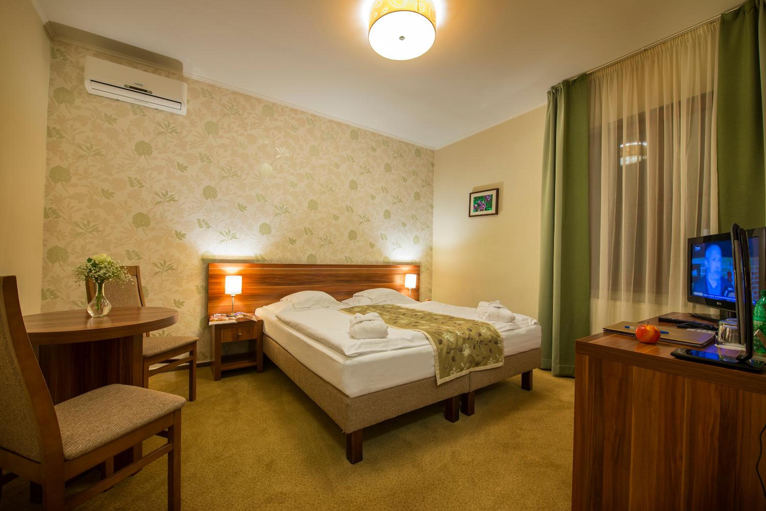 Double Room with Extra Bed photo 3