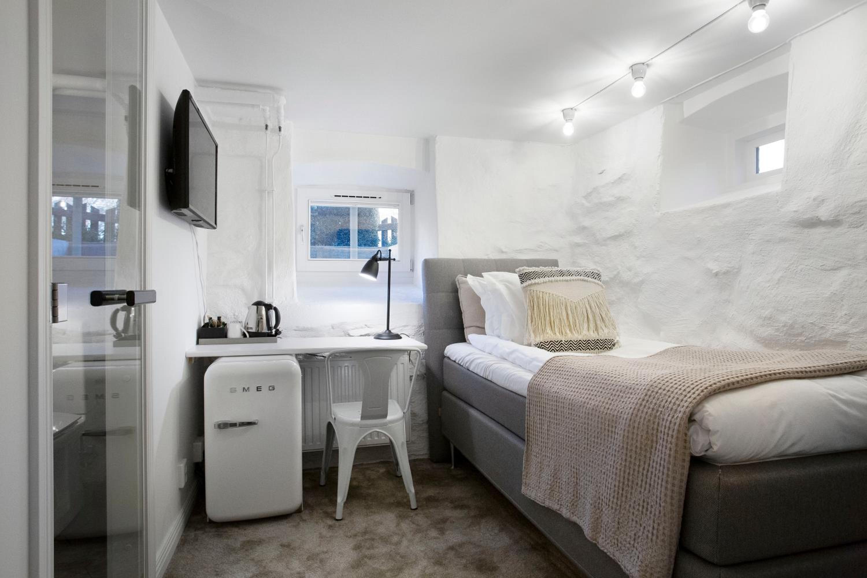Single Room - Ground Floor