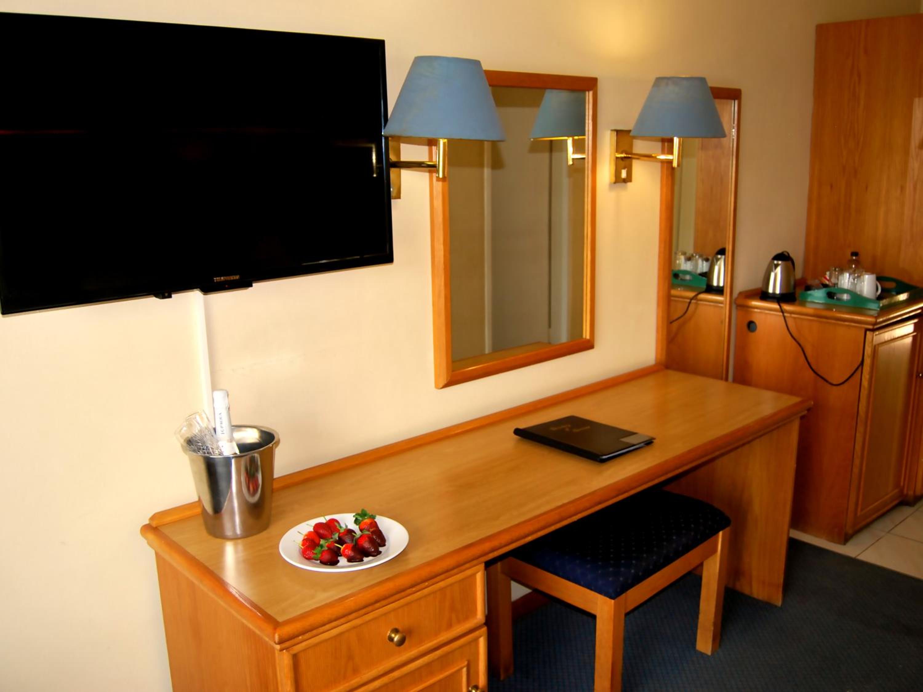Family Room - Photo 4