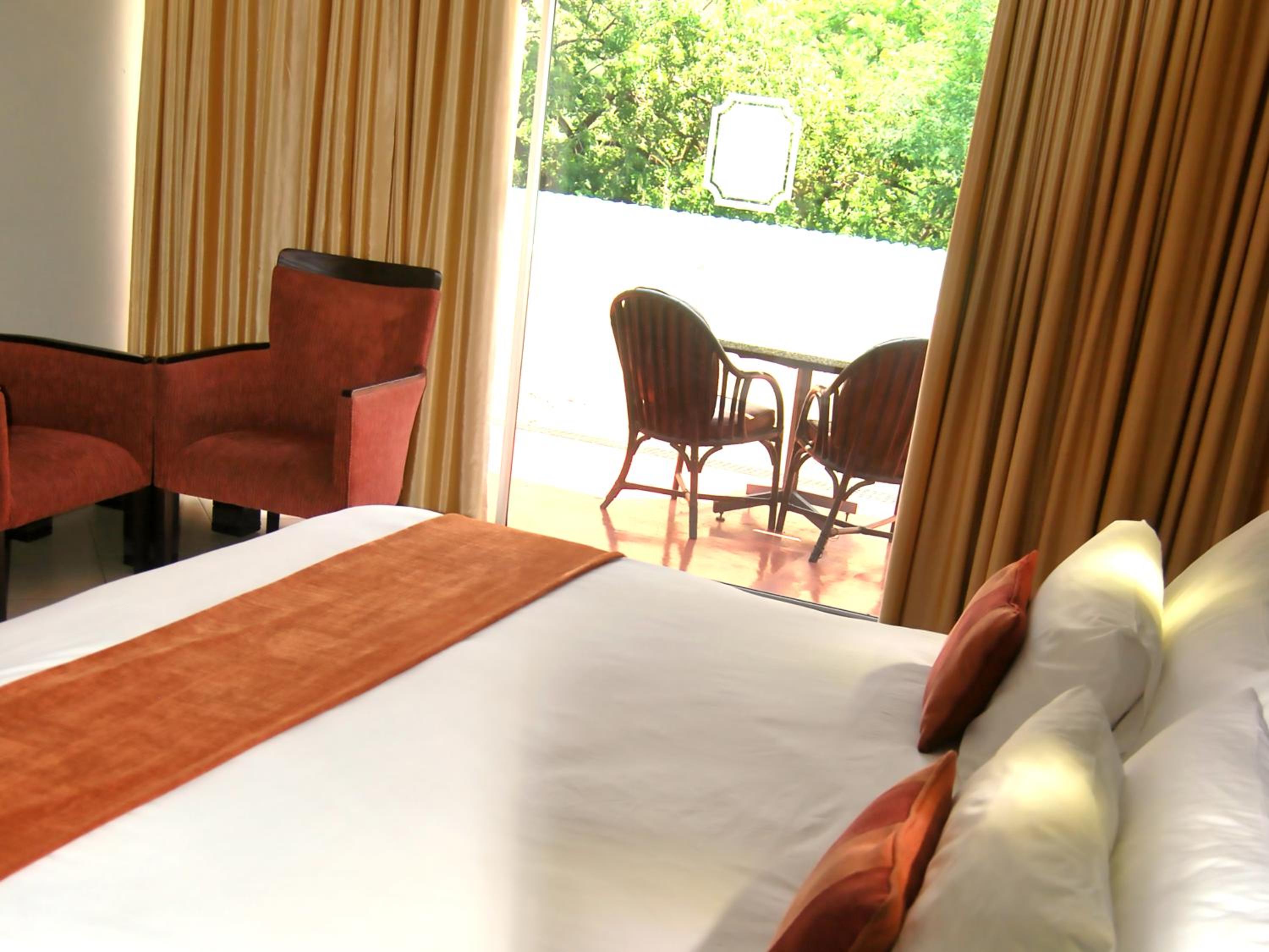 Executive Room - Photo 7