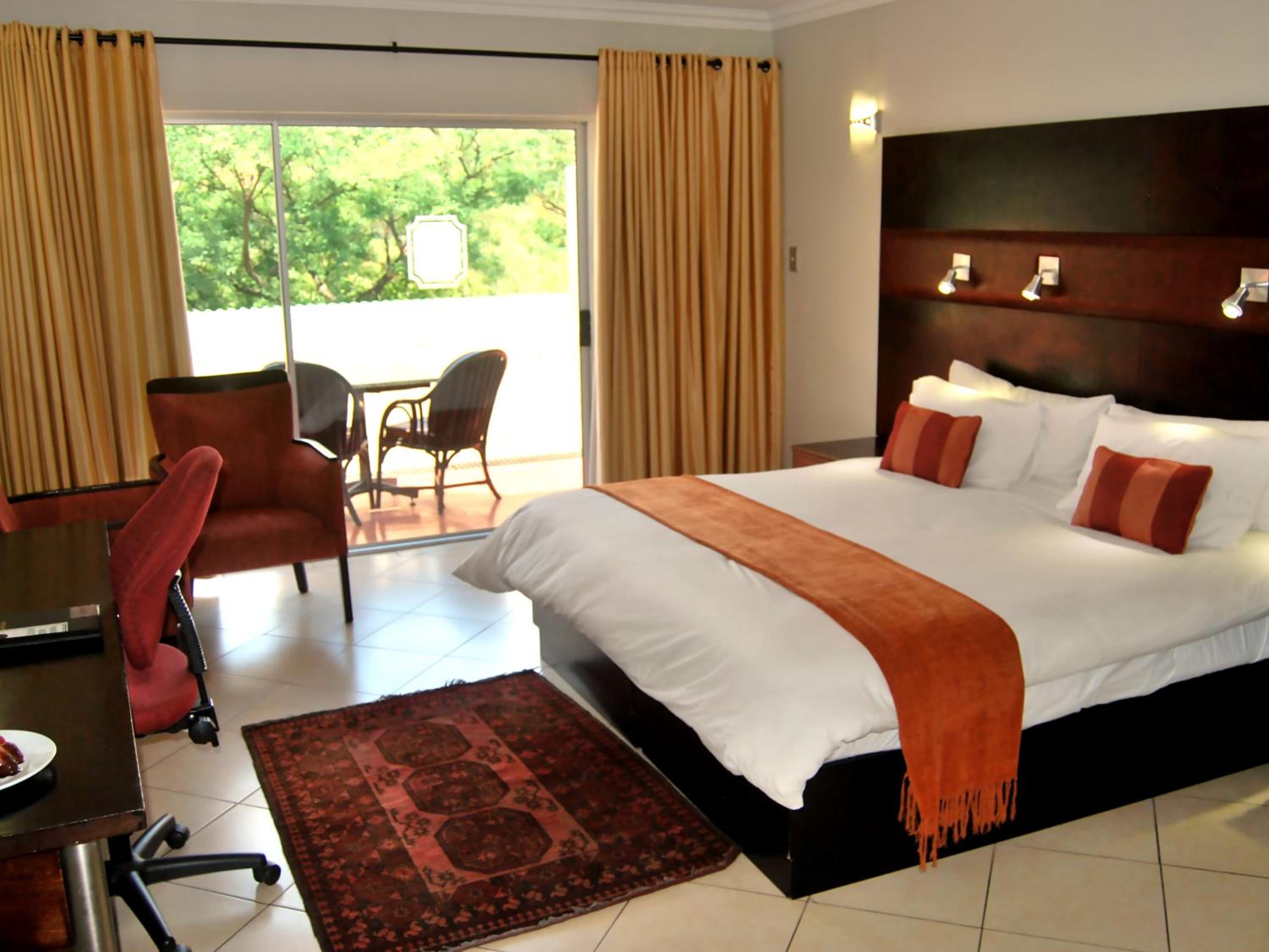 Executive Room - Photo 1
