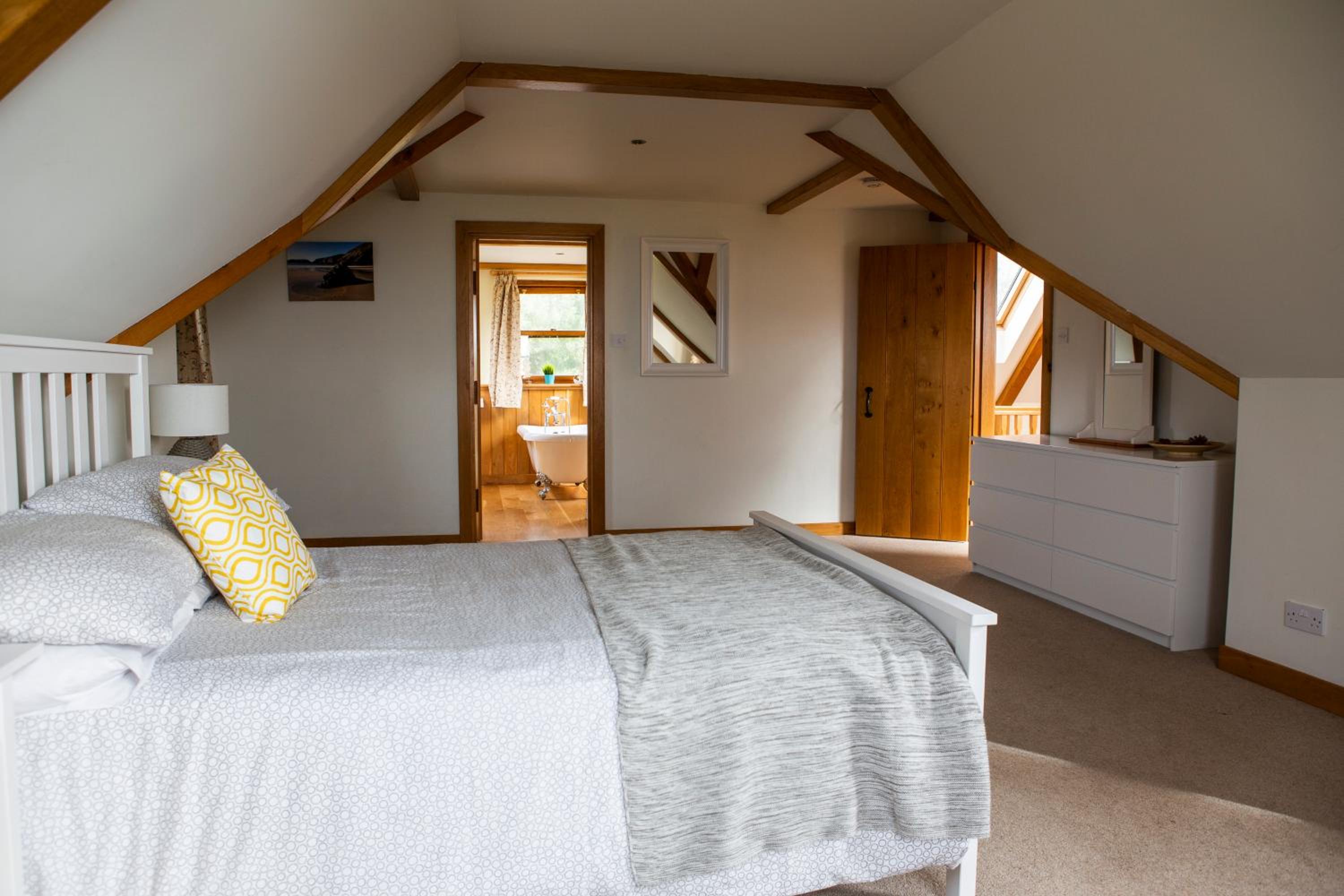 Deluxe Double Room with Extra Bed photo 2