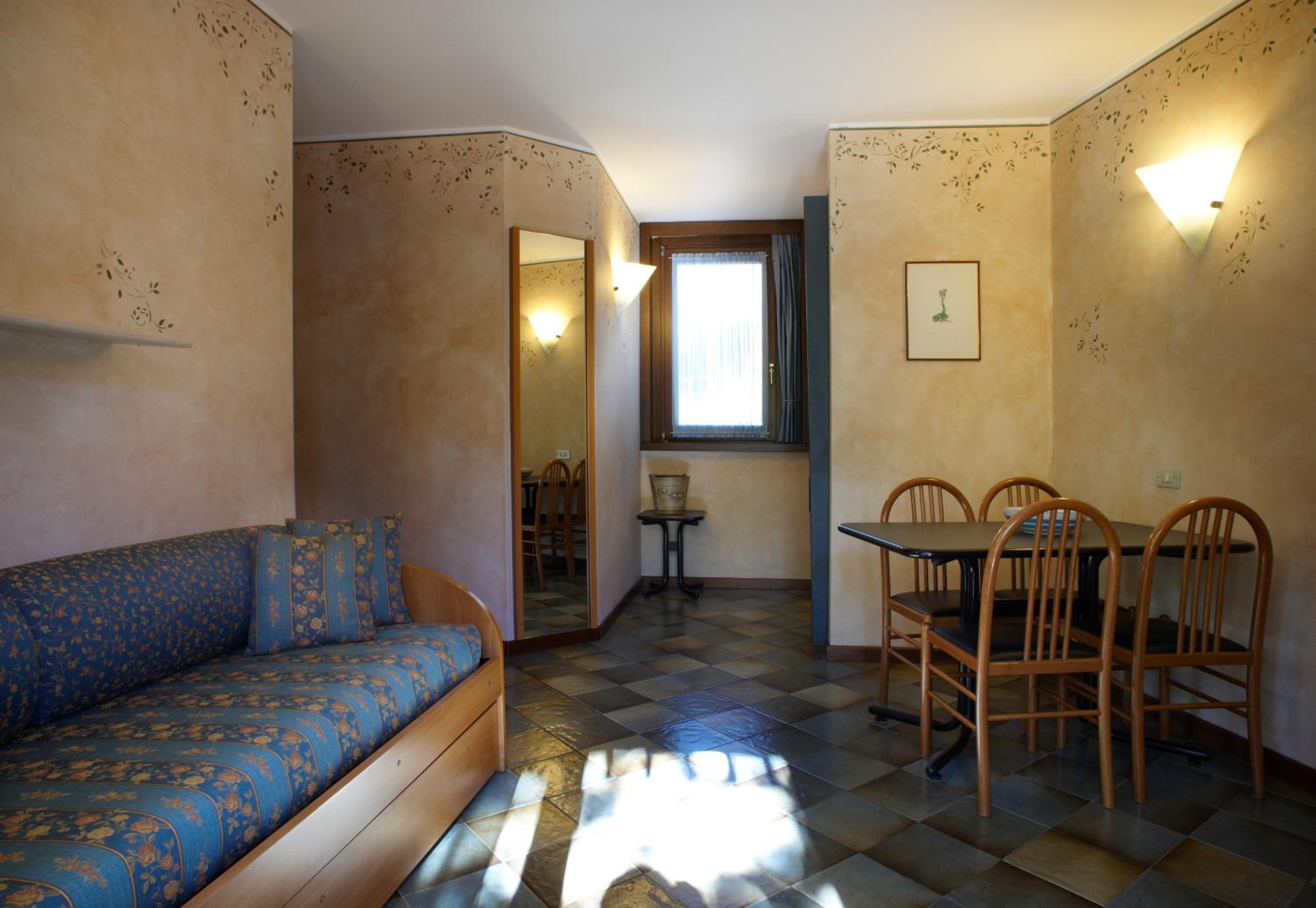 One-Bedroom Apartment (4 Adults) photo 2