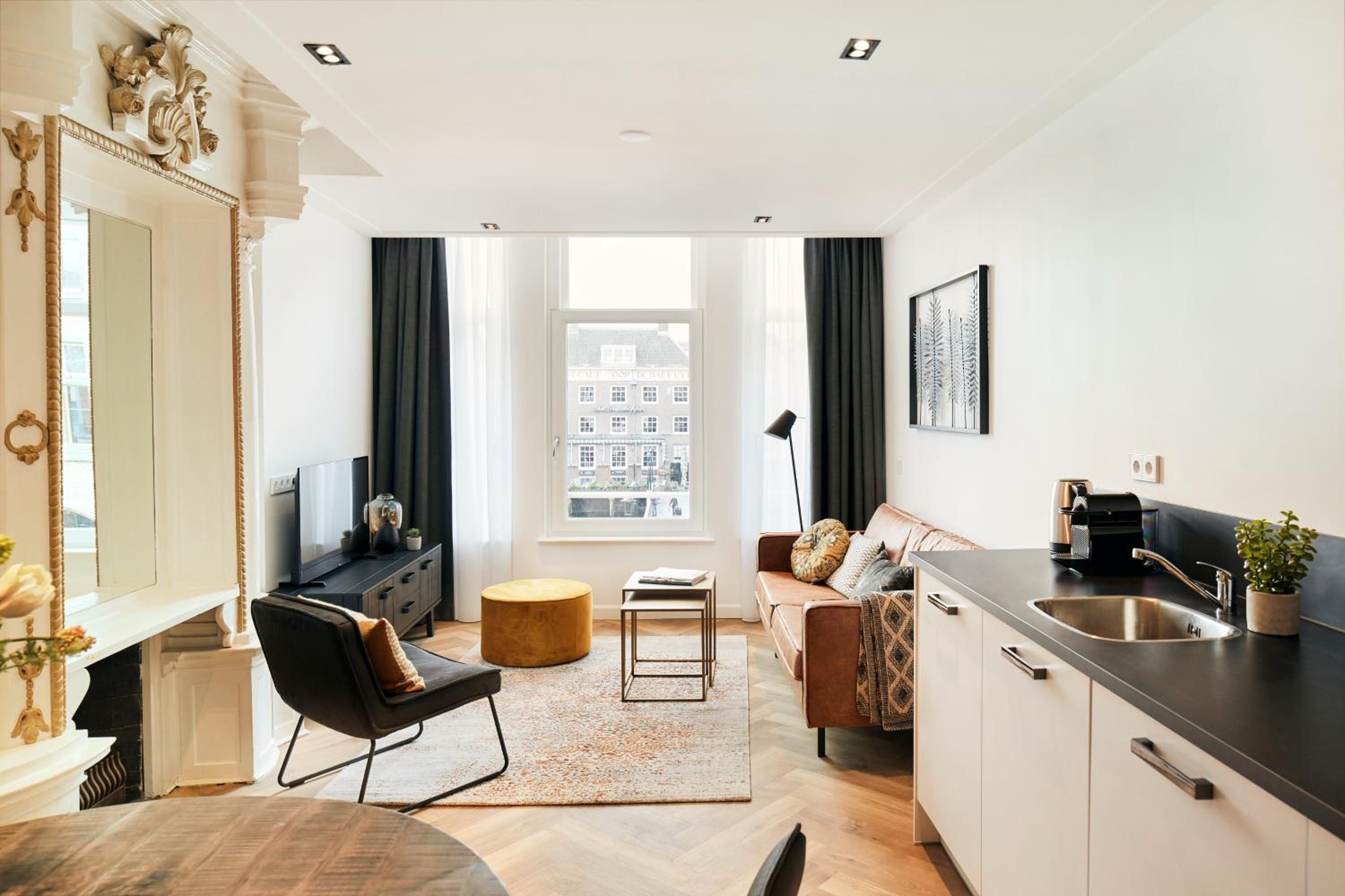Penthouse Apartment photo 2