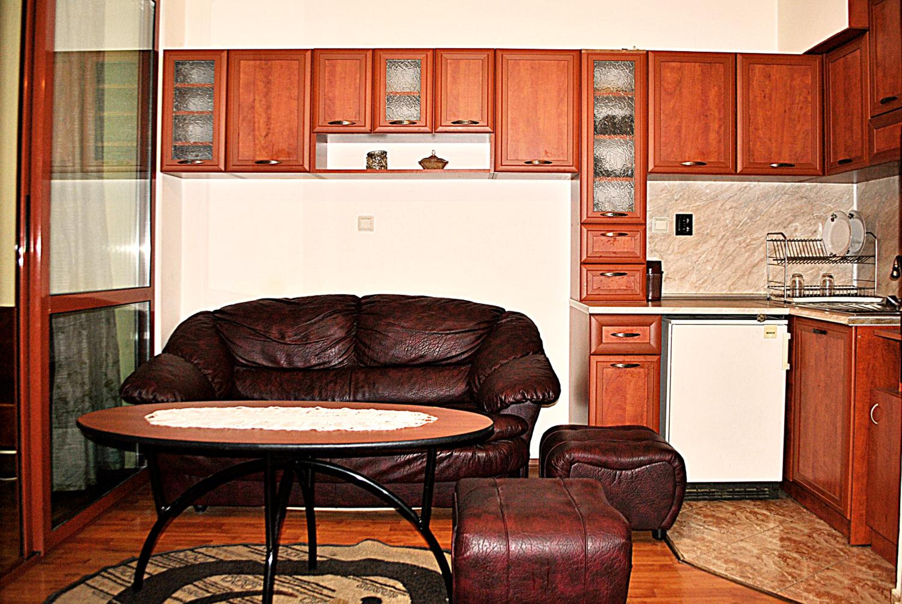 Double or Twin Room with Private Bathroom - Photo 10