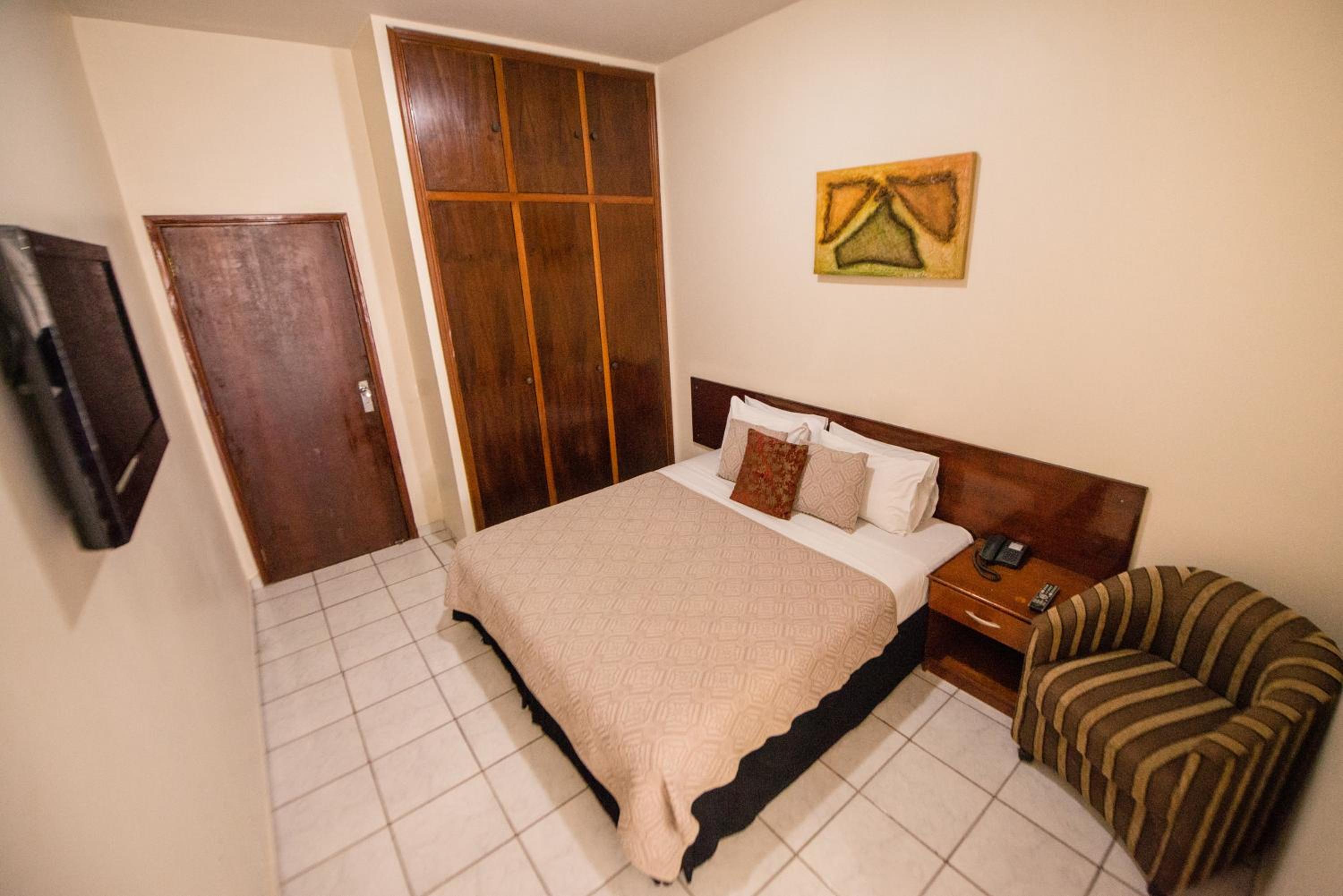 Double Room - Photo 2