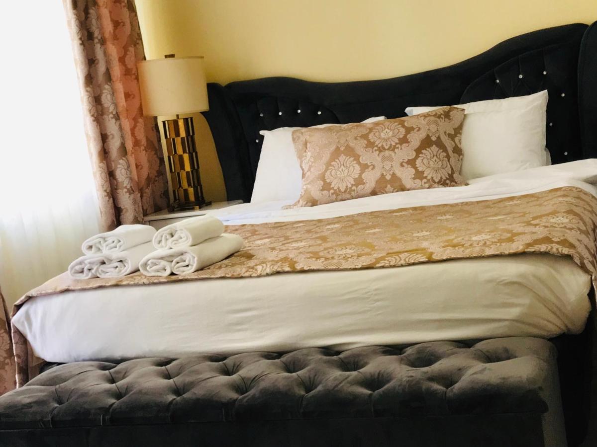Standard King Room photo 2
