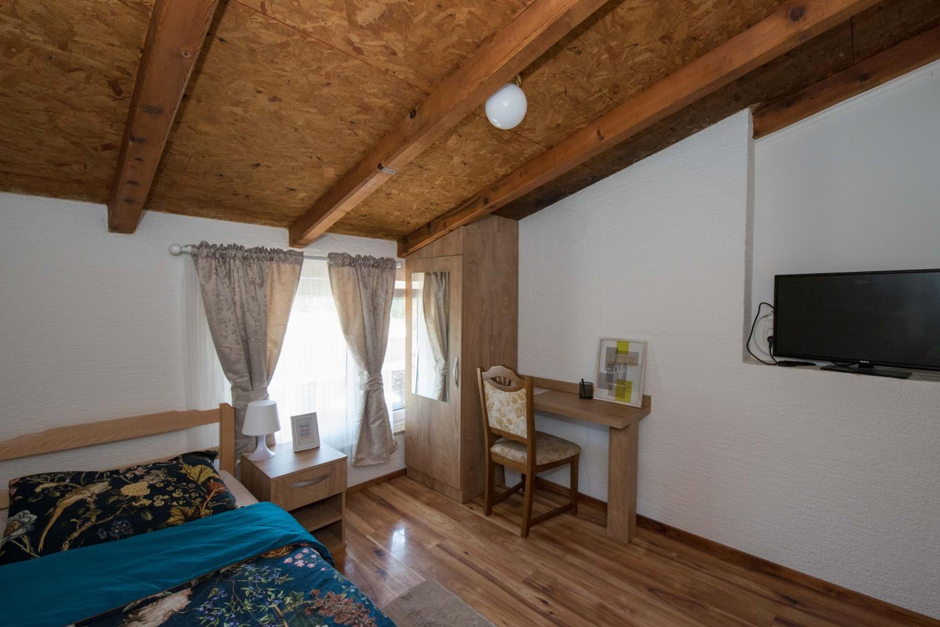 Twin Room - Photo 1