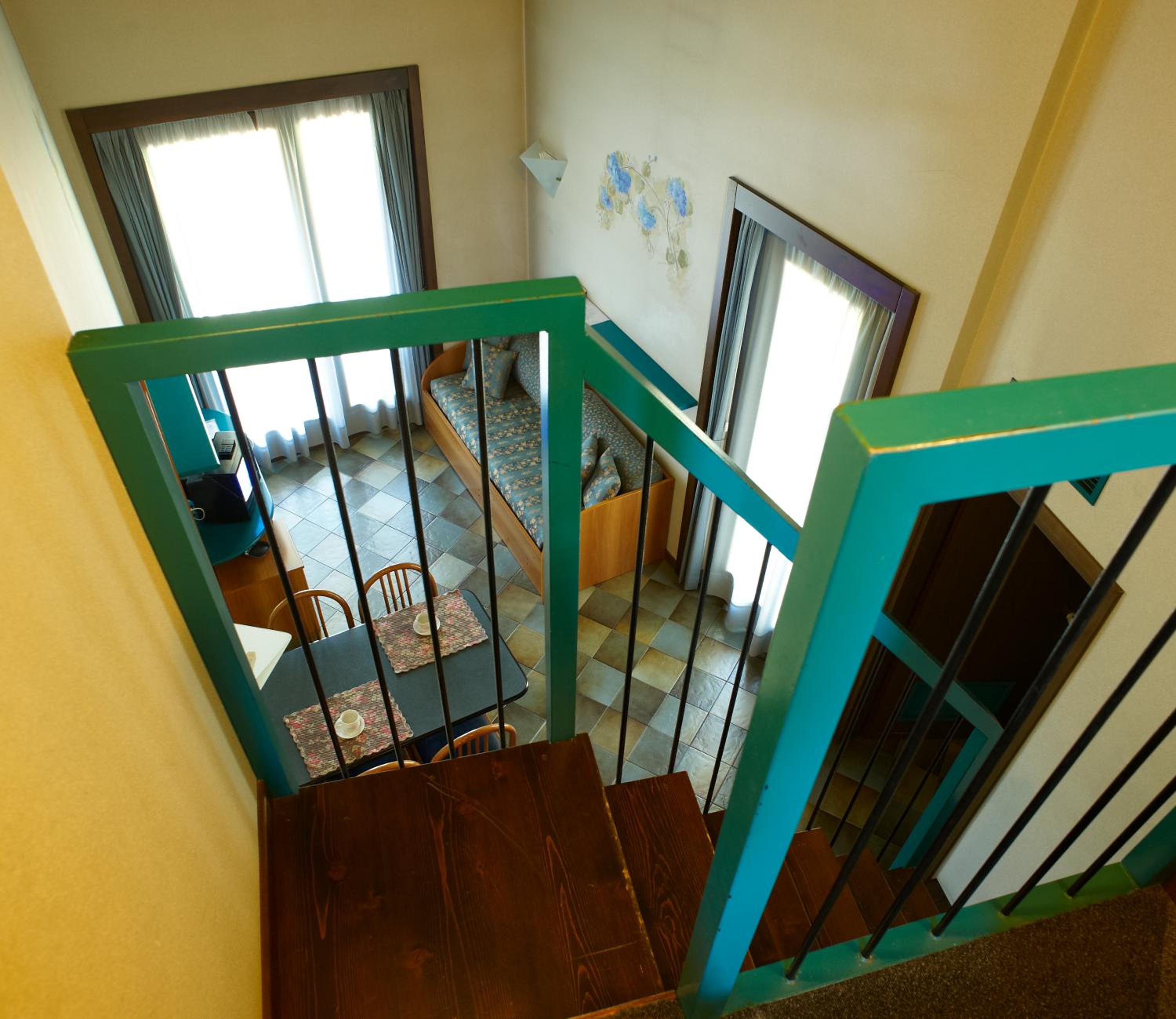 Apartment - Split Level photo 2