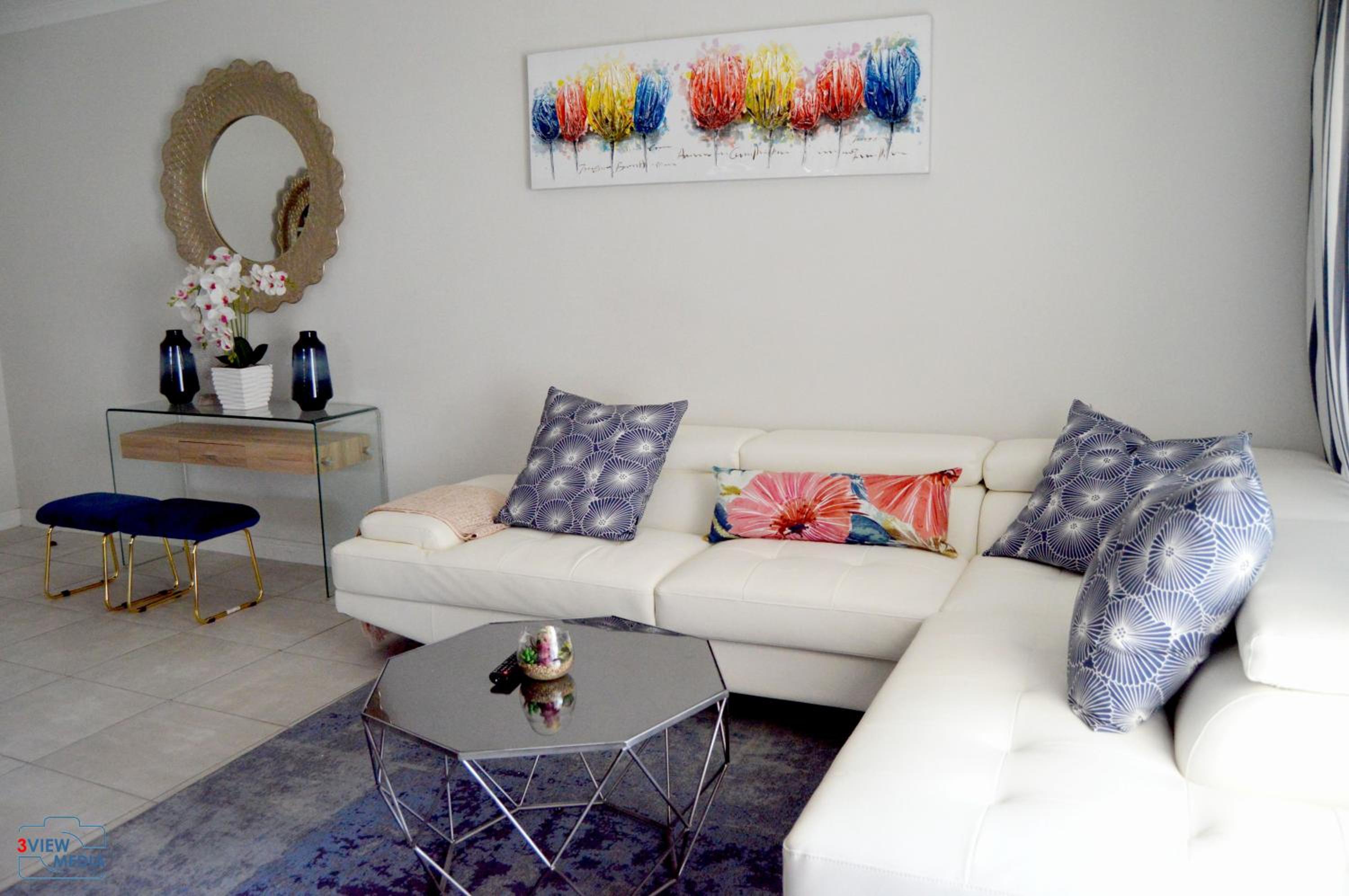 Three-Bedroom Apartment - Photo 9
