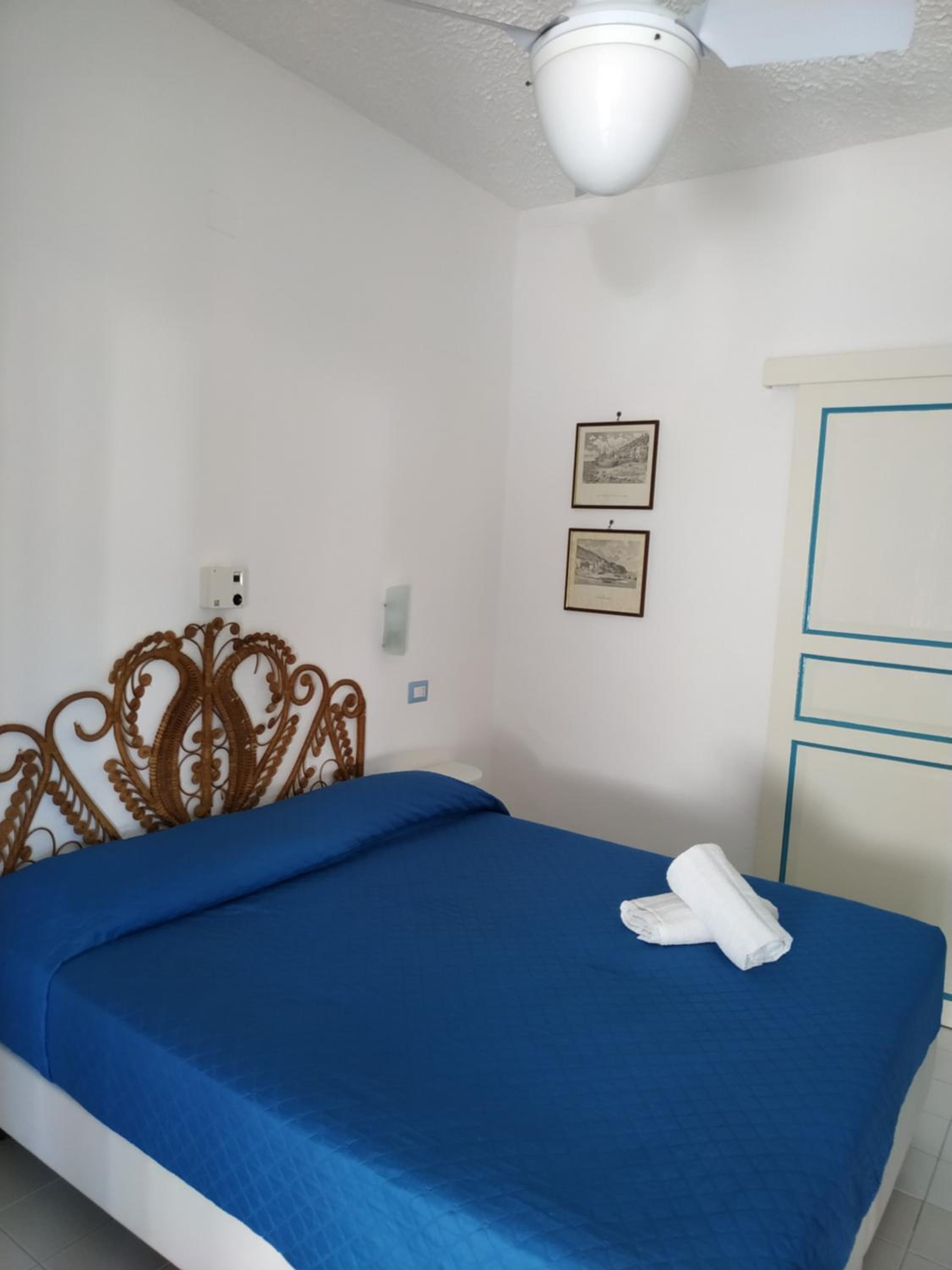 Two Connecting Rooms (5 Adults)