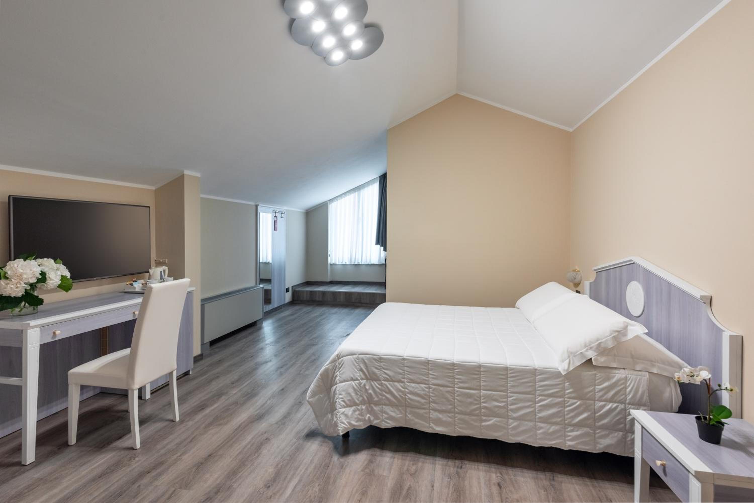 Junior Suite - Photo 6