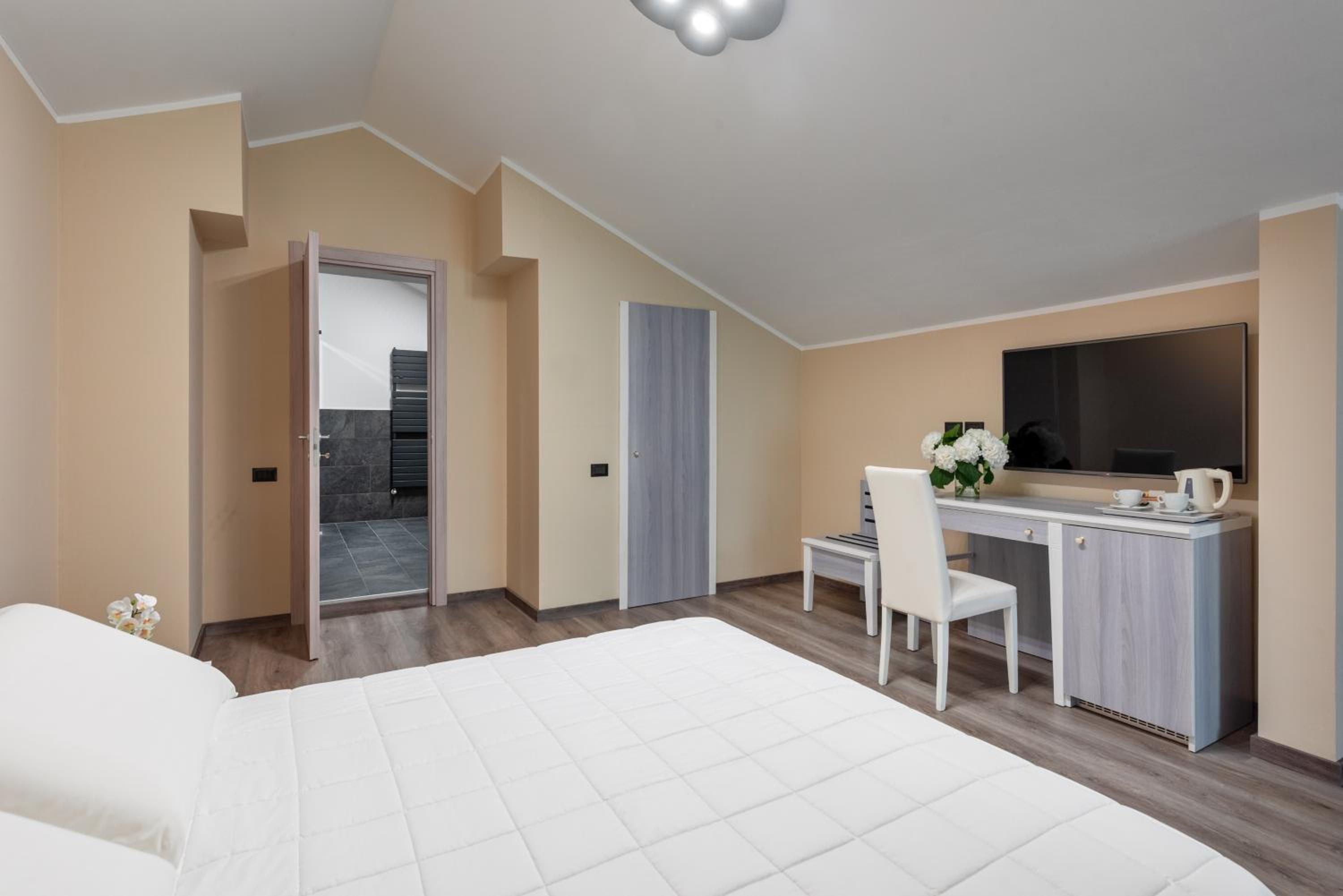 Junior Suite - Photo 3
