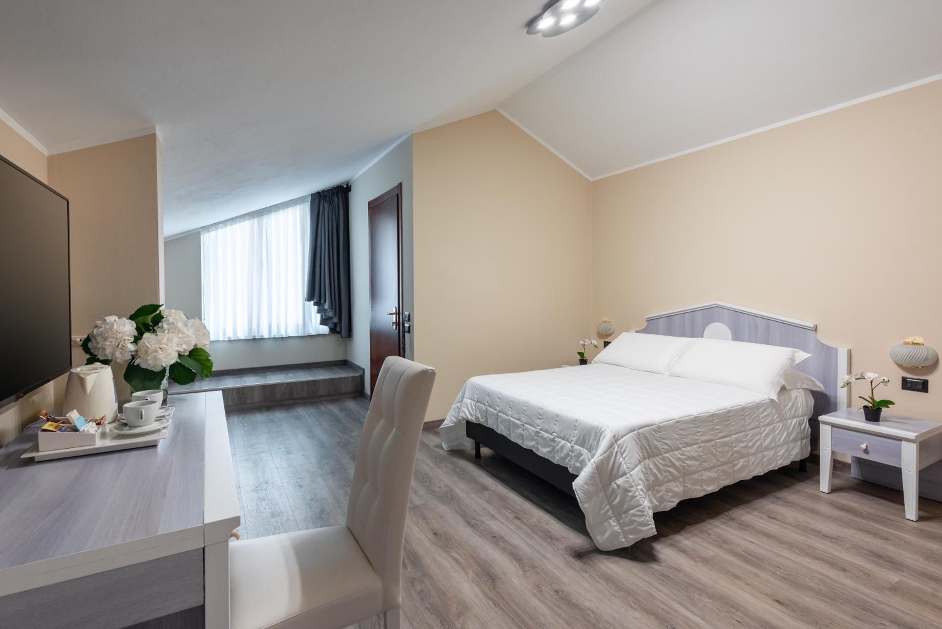 Junior Suite - Photo 1