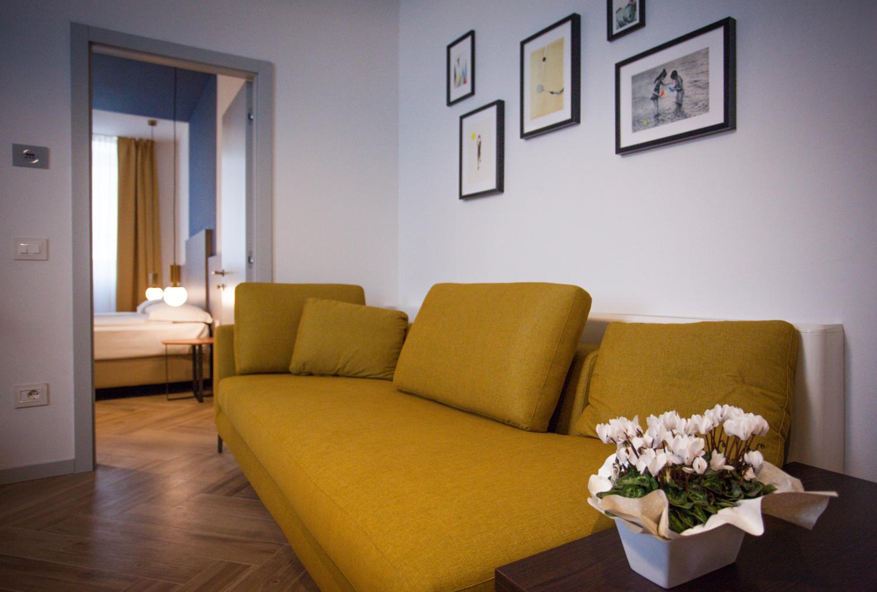 Apartment photo 2
