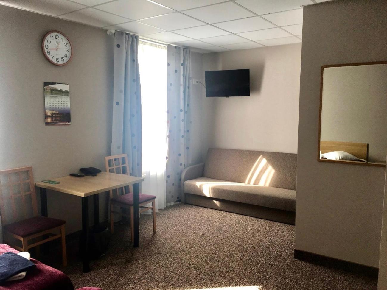 Economy Twin Room - Photo 3