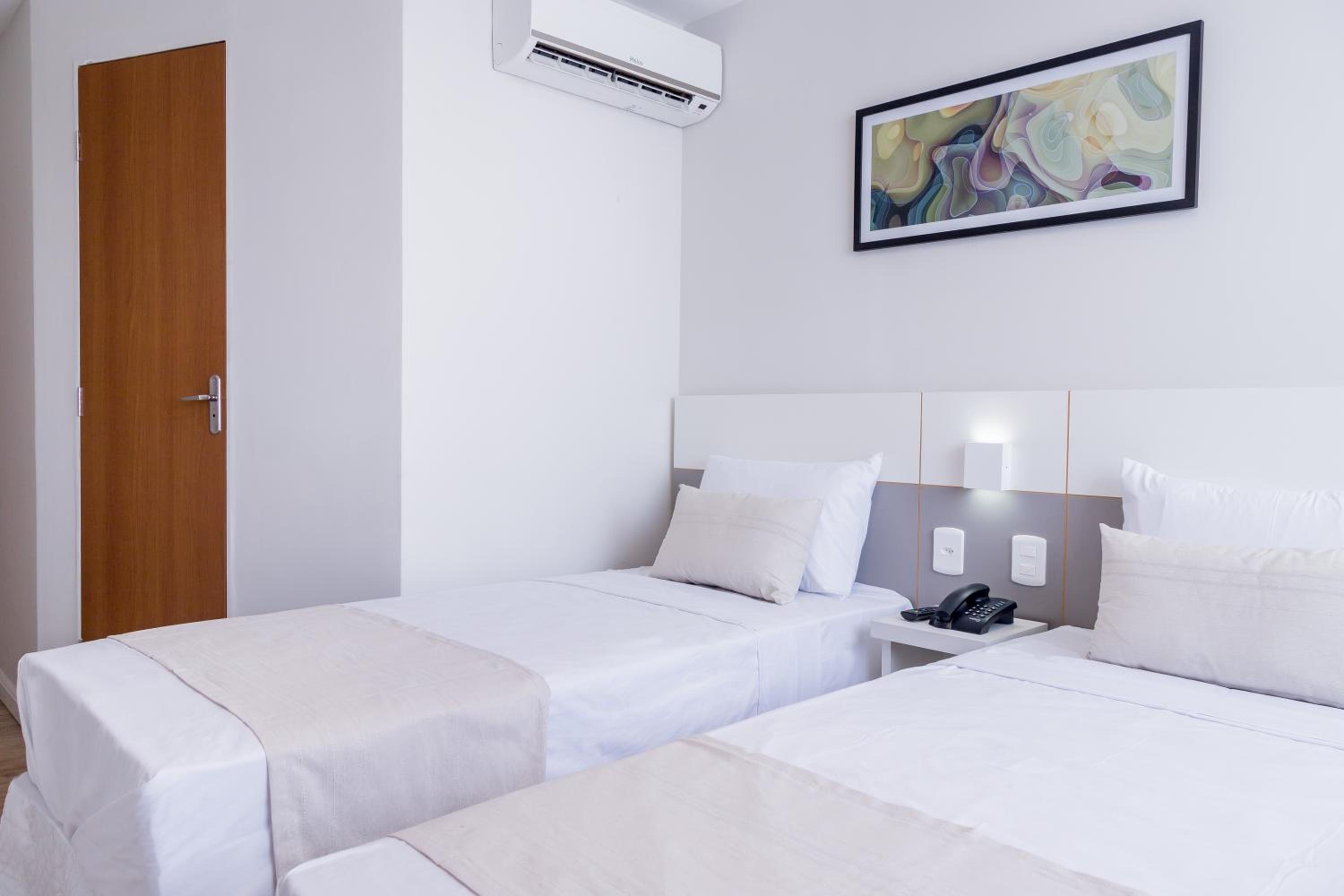 Twin Room - Photo 3