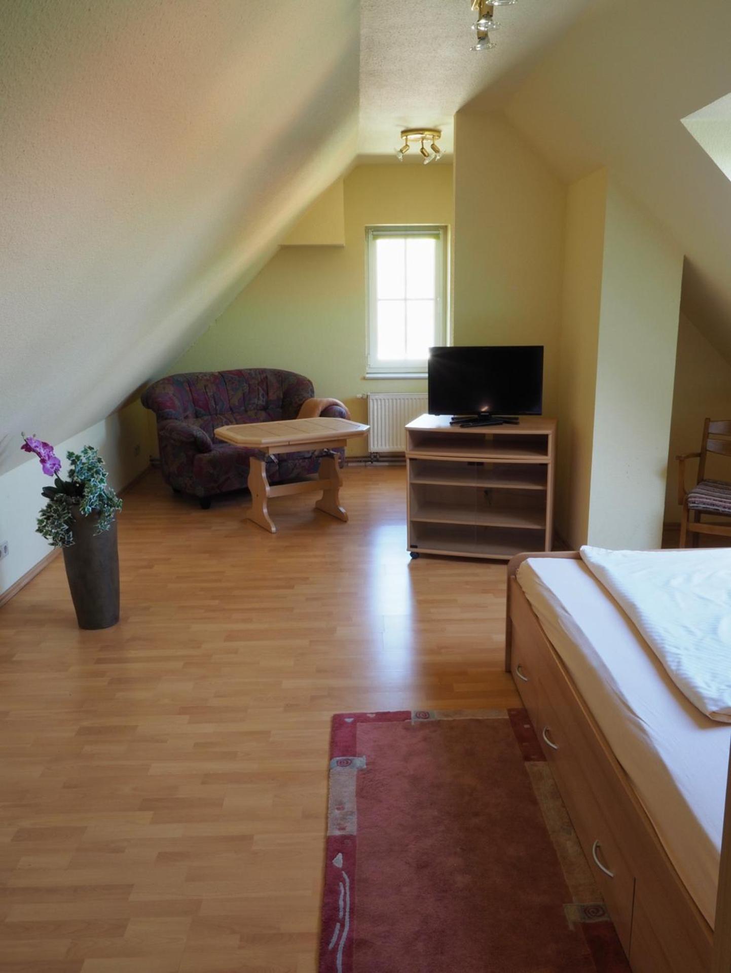 Deluxe King Studio - Photo 2
