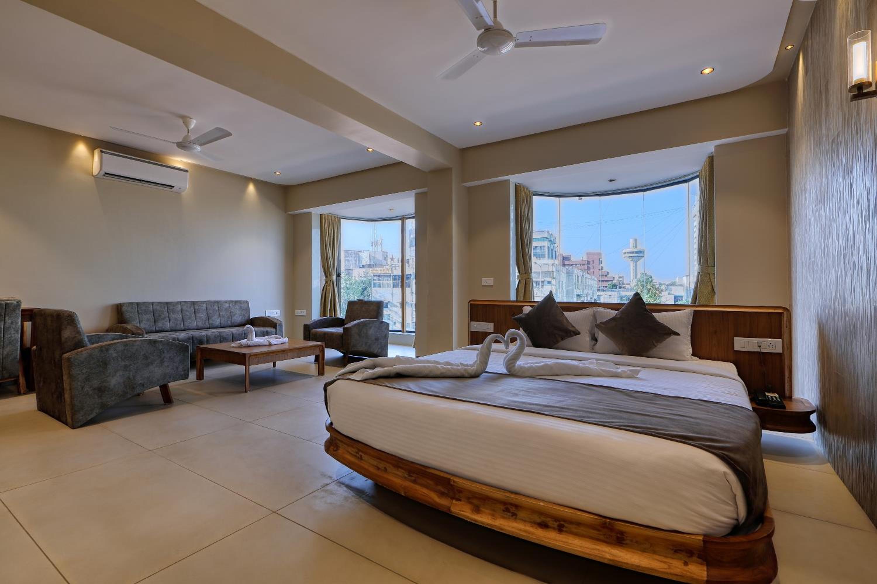 King Room with Balcony photo 2