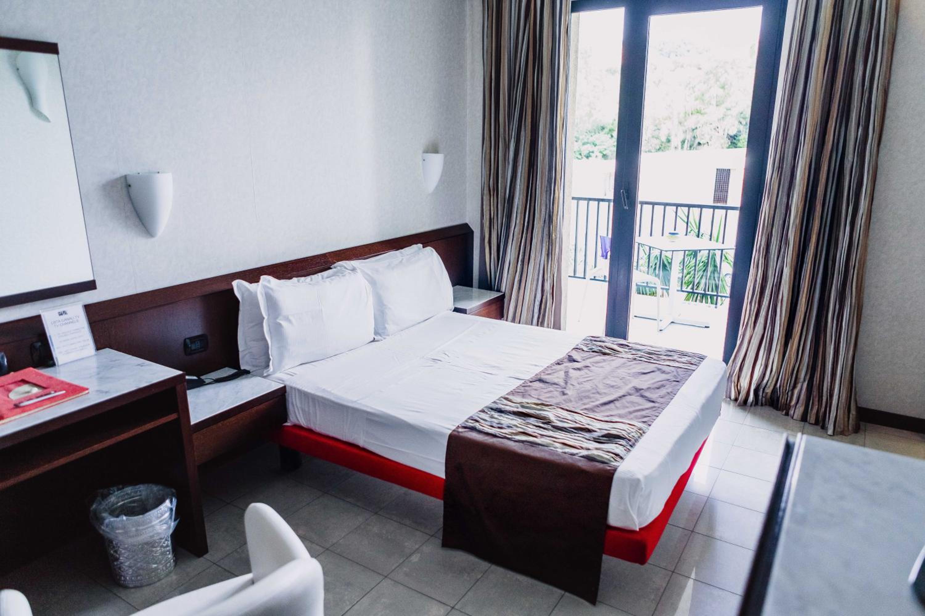 Standard Room photo 2