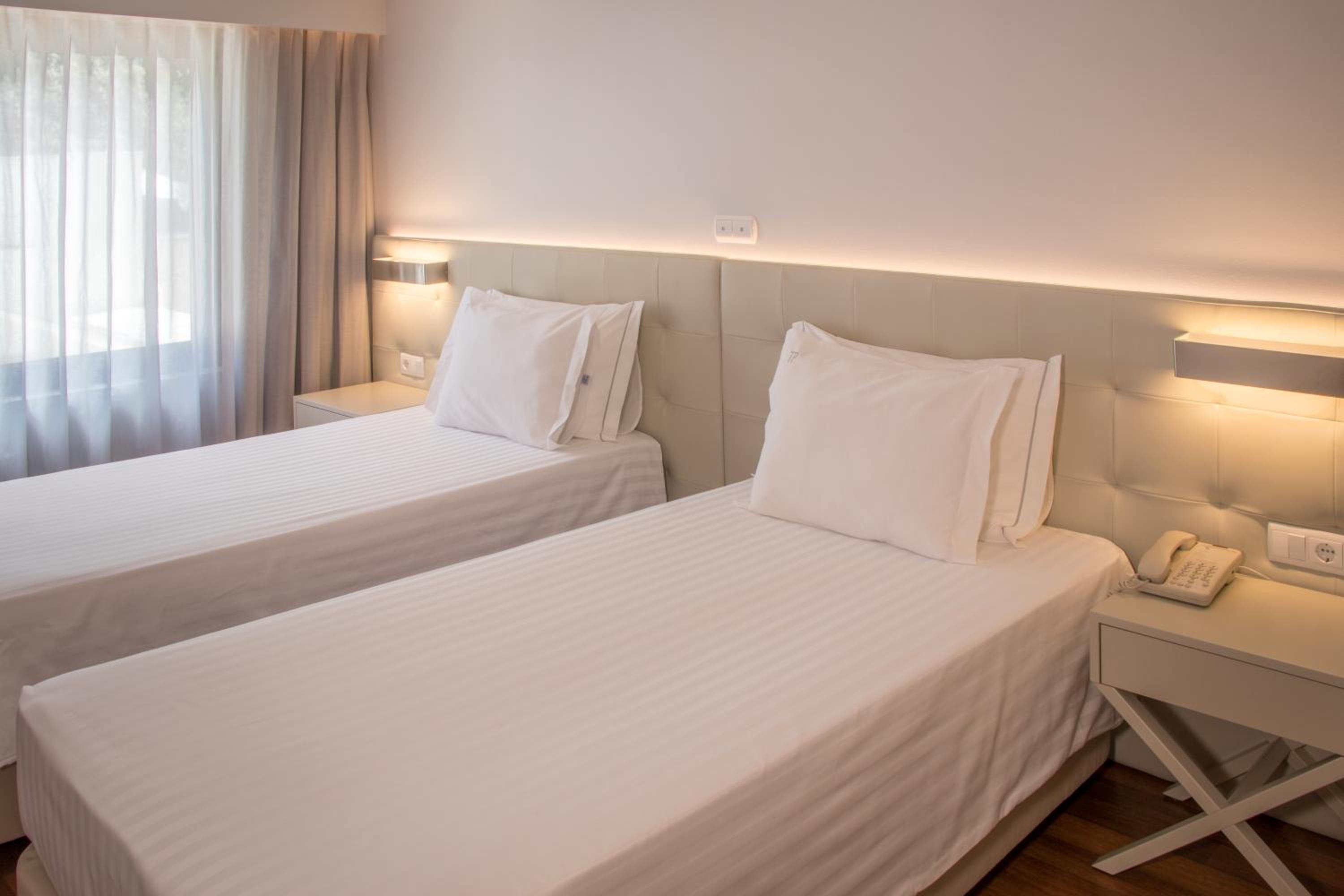 Double or Twin Room photo 3
